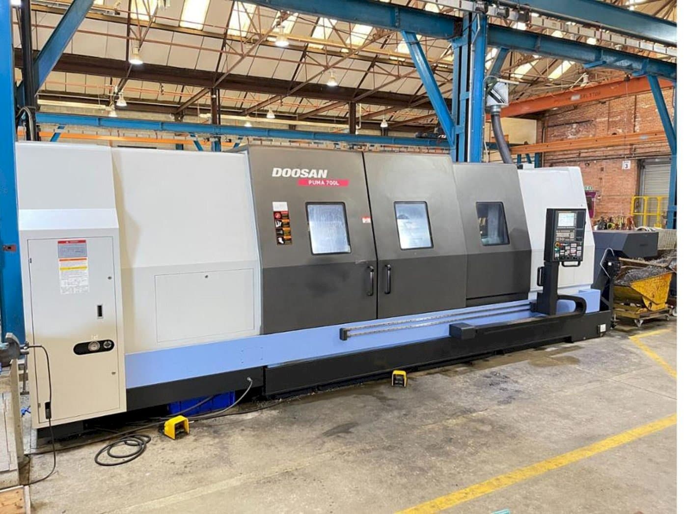 Makine  Doosan Puma 700L - Önden görünüm