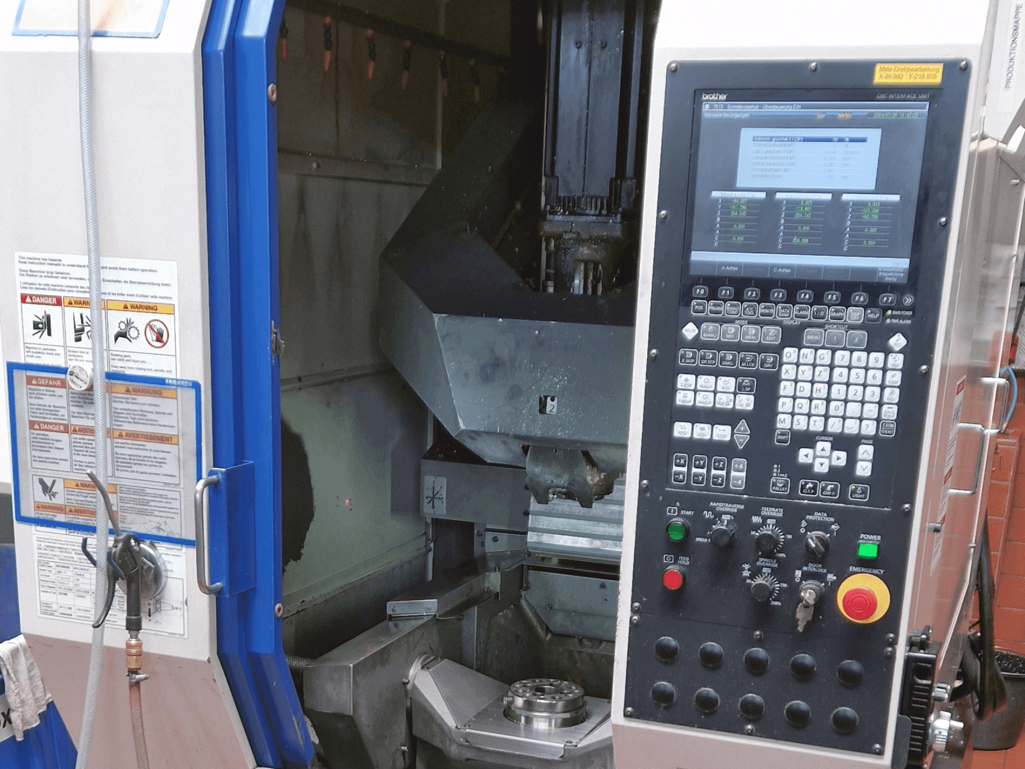 Makine  Brother Speedio M140x1 - Önden görünüm