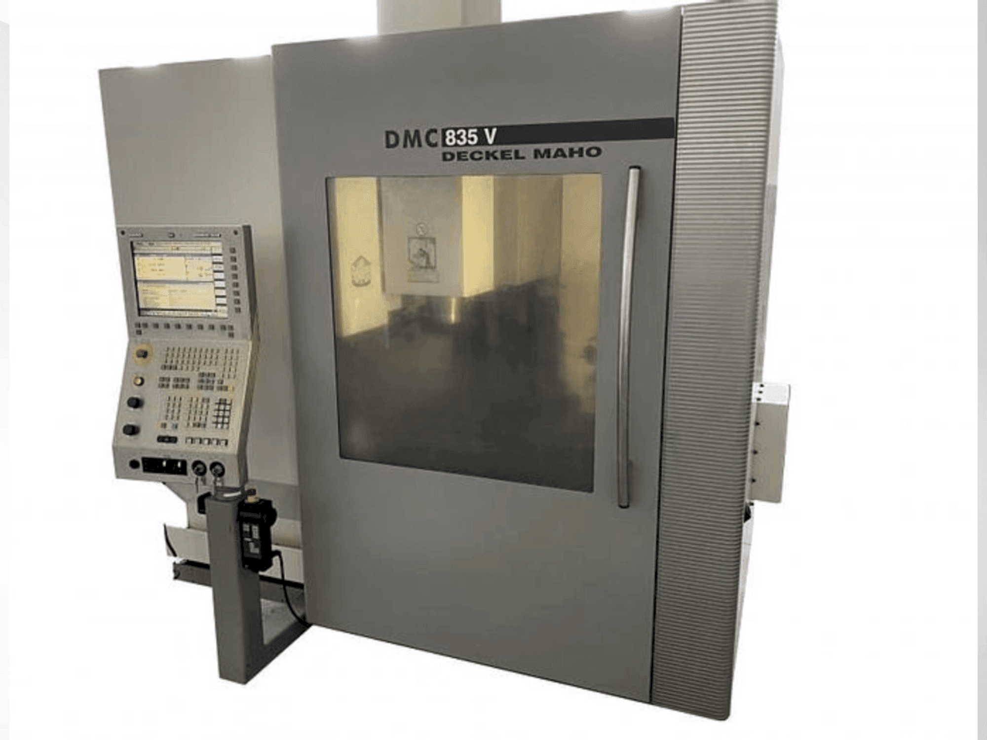 Makine  DMG DECKEL MAHO DMC 835V - Önden görünüm