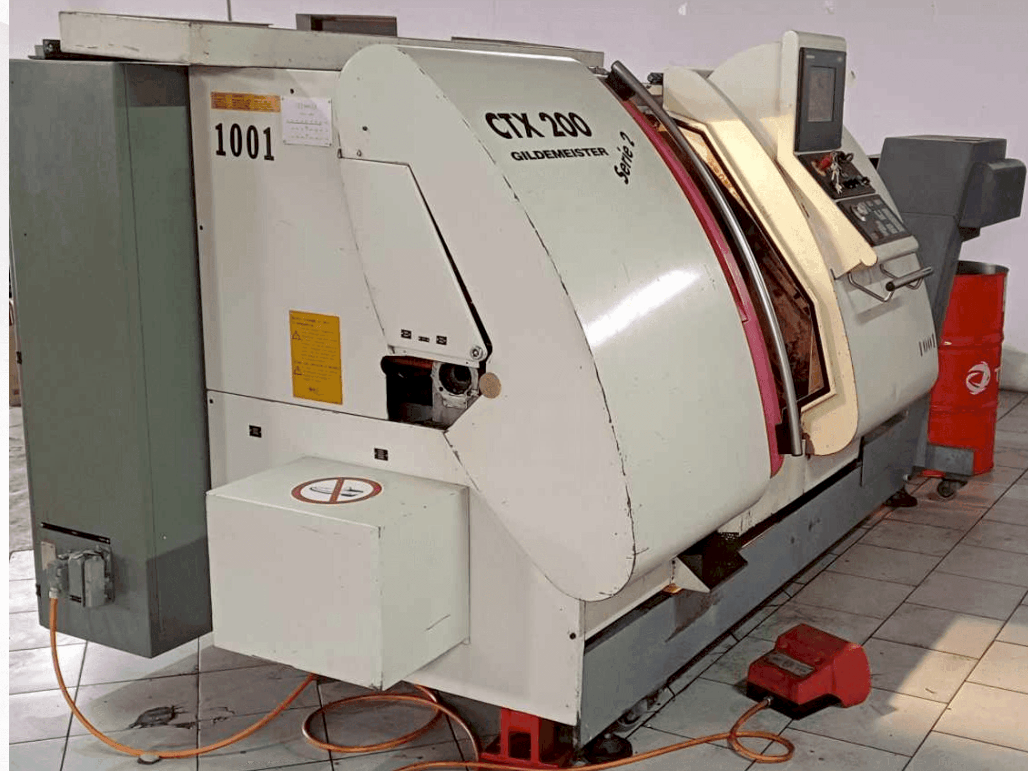 Makine  Gildemeister CTX 200 S2 - Önden görünüm
