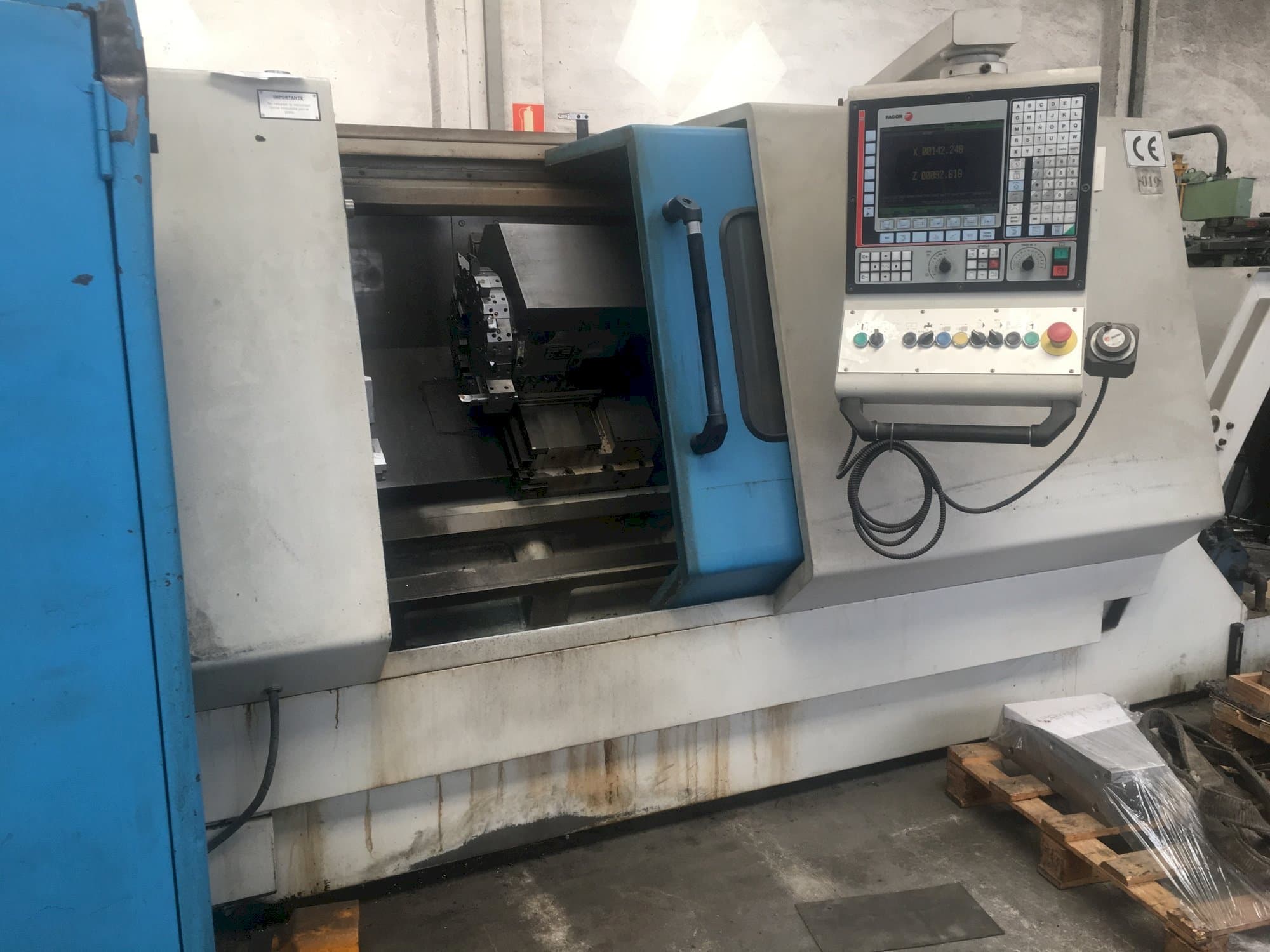 Makine  Lealde TCN10-L - Önden görünüm