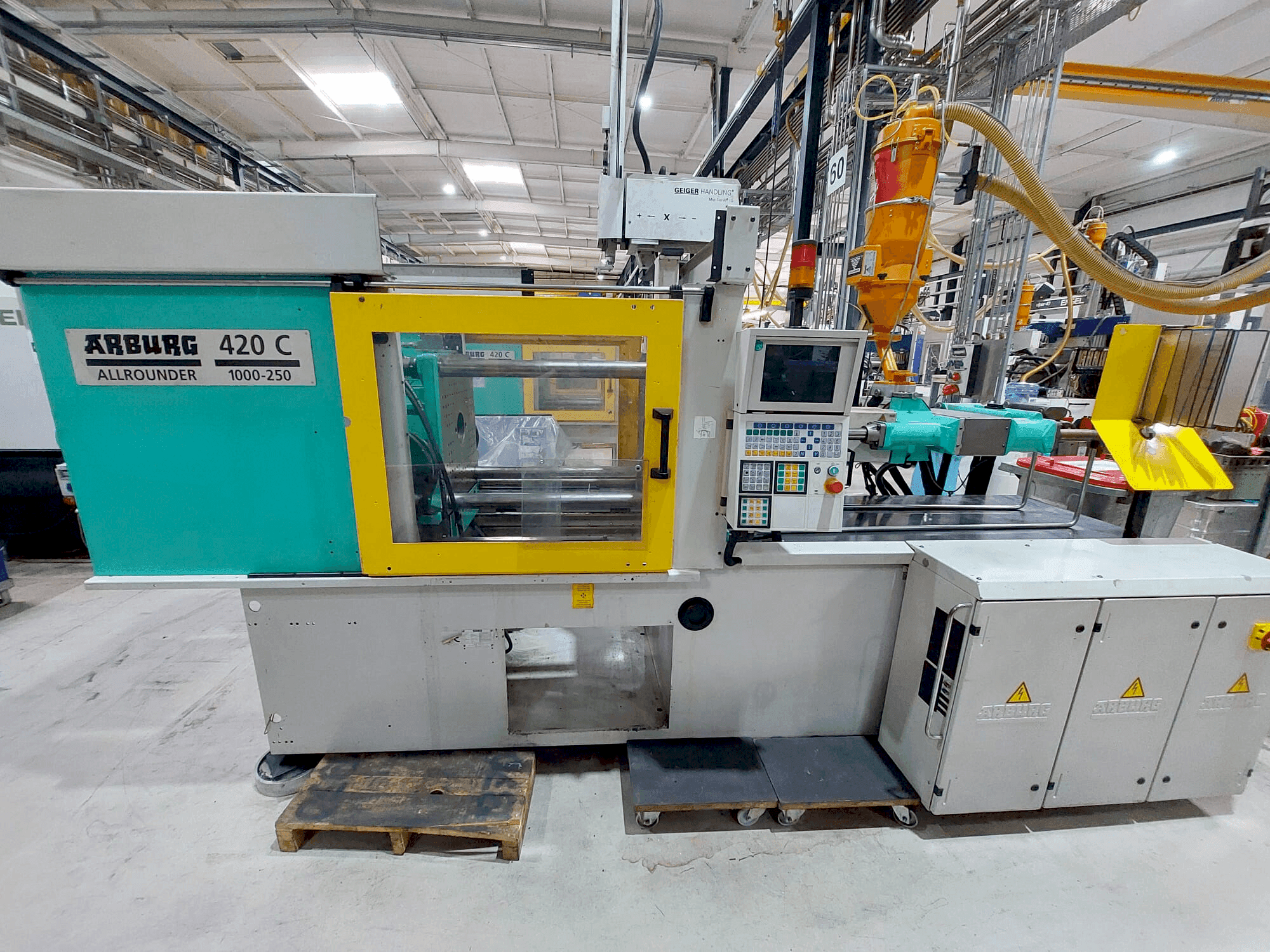 Makine  Arburg 420C-1000-250 - Önden görünüm