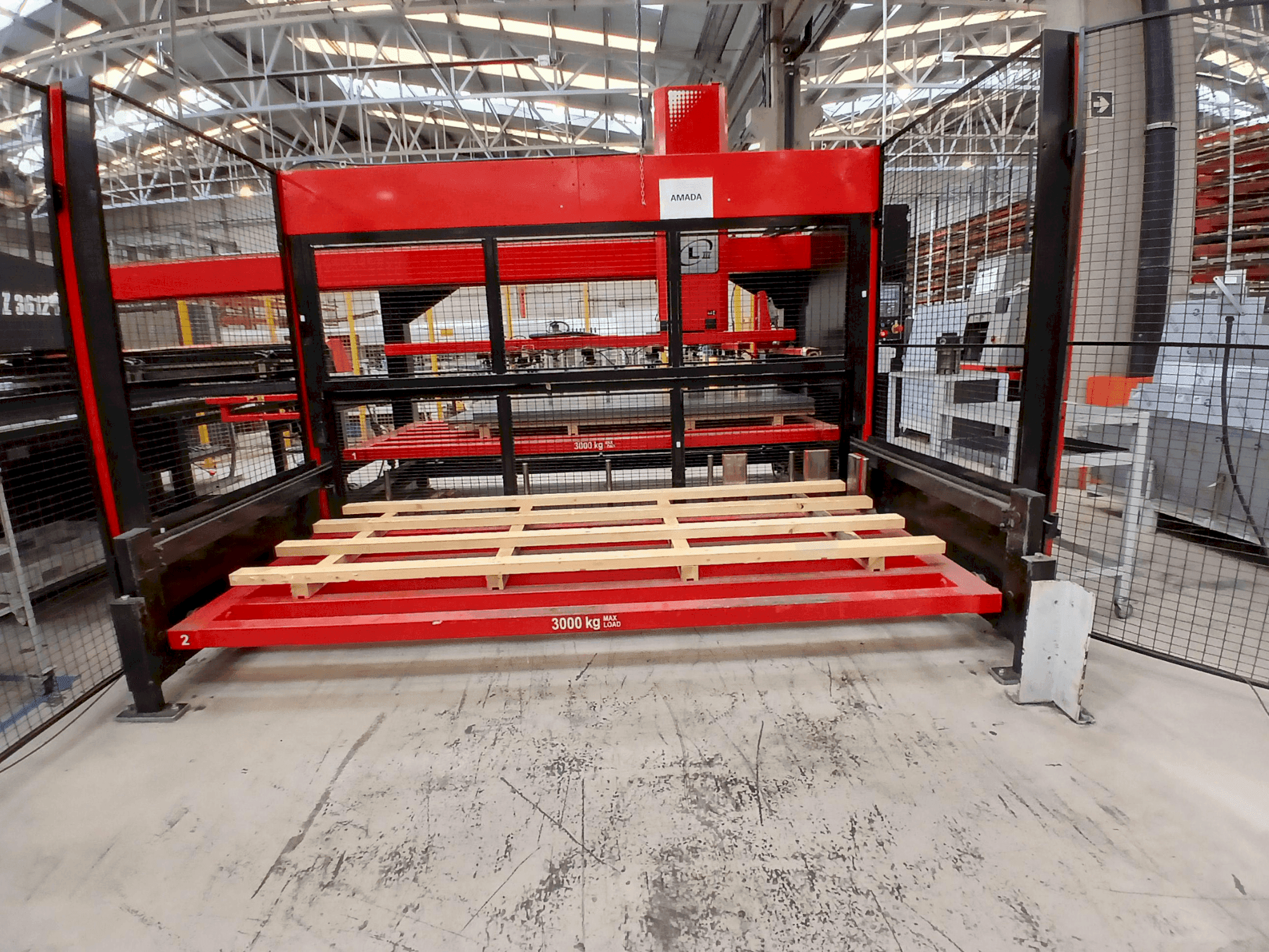 Makine  AMADA EMZ3612M2 - Önden görünüm