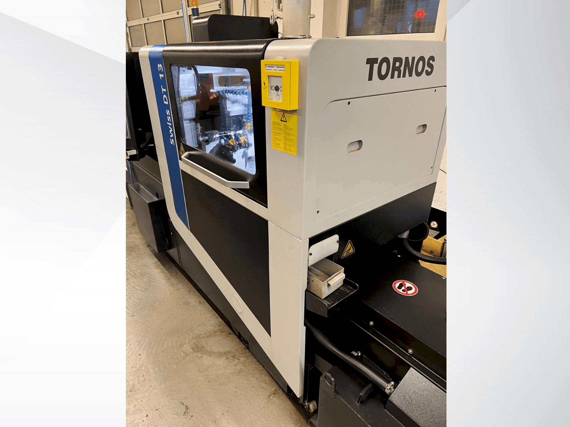 Makine  Tornos Swiss DT 13 - Önden görünüm