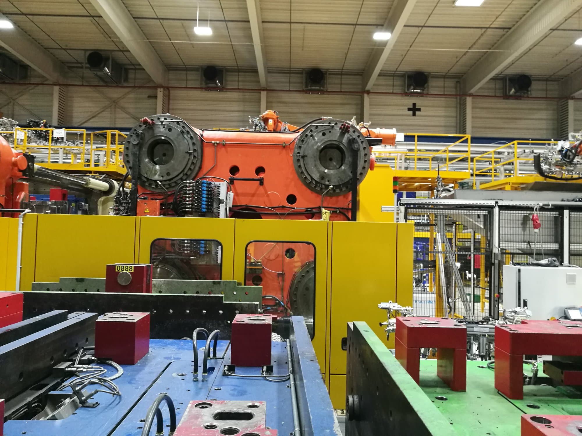 Makine  Husky - Önden görünüm E 3150 RS 170/155