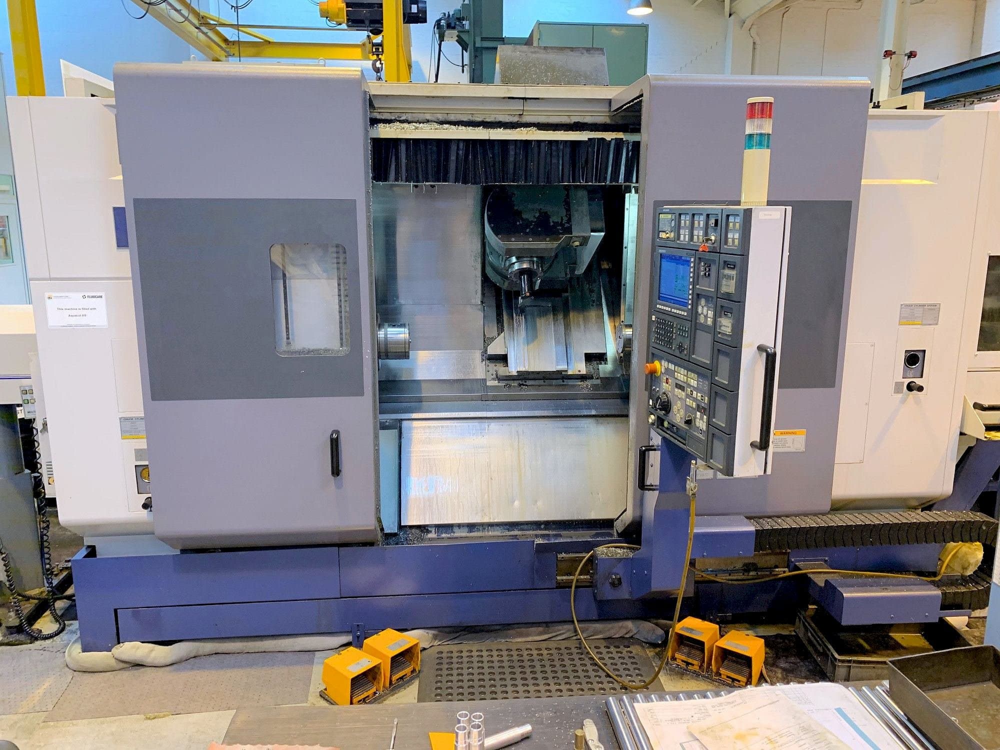 Makine  MORI SEIKI MT2000S - Önden görünüm