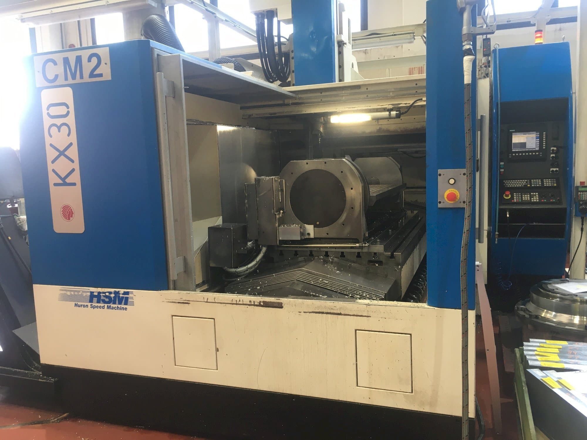 Makine  Huron KX30 - Önden görünüm