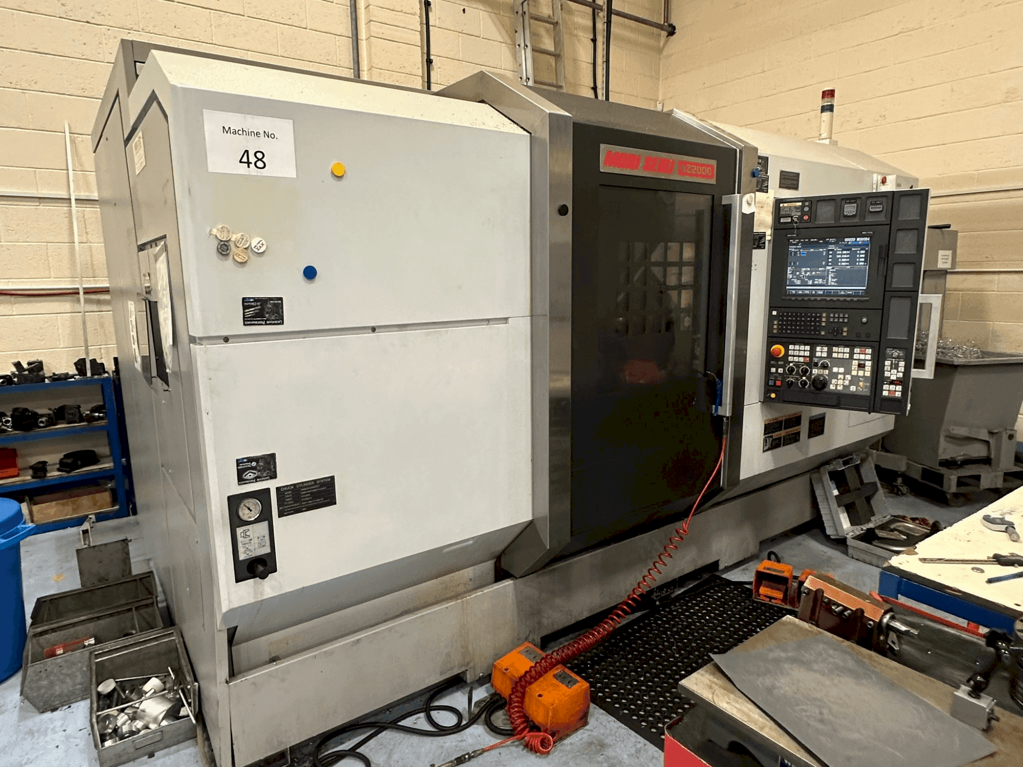 Makine  MORI SEIKI NZ2000 - Önden görünüm