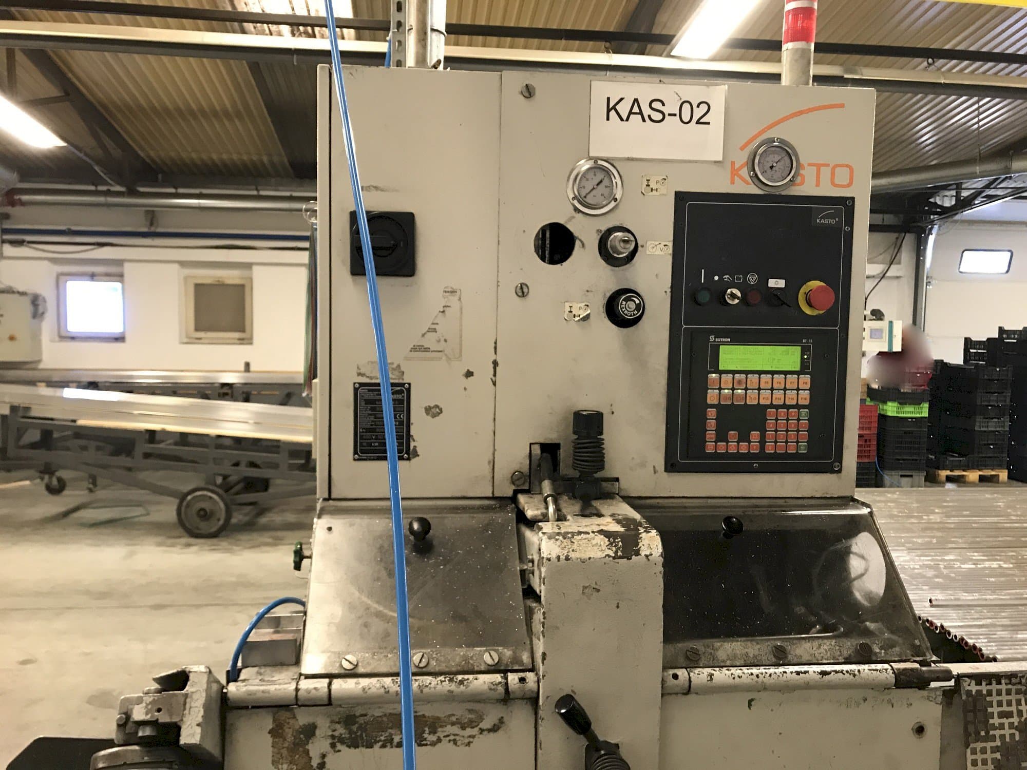 Makine  KASTO wa M9 - Önden görünüm