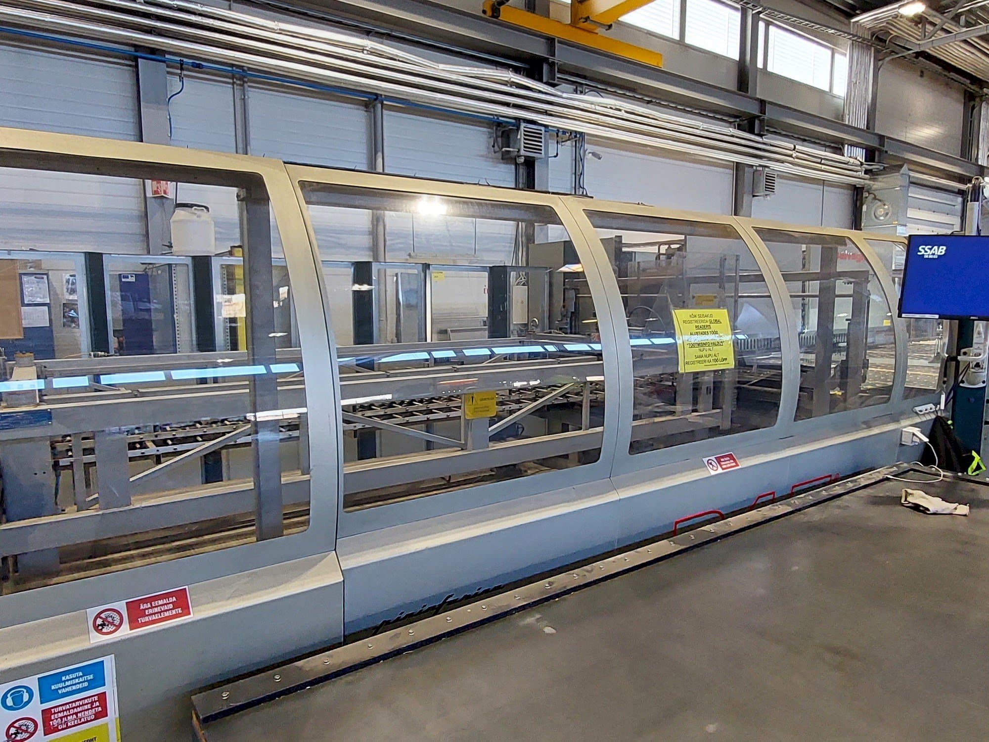 Makine  Salvagnini S4 0929 + P4 line - Önden görünüm