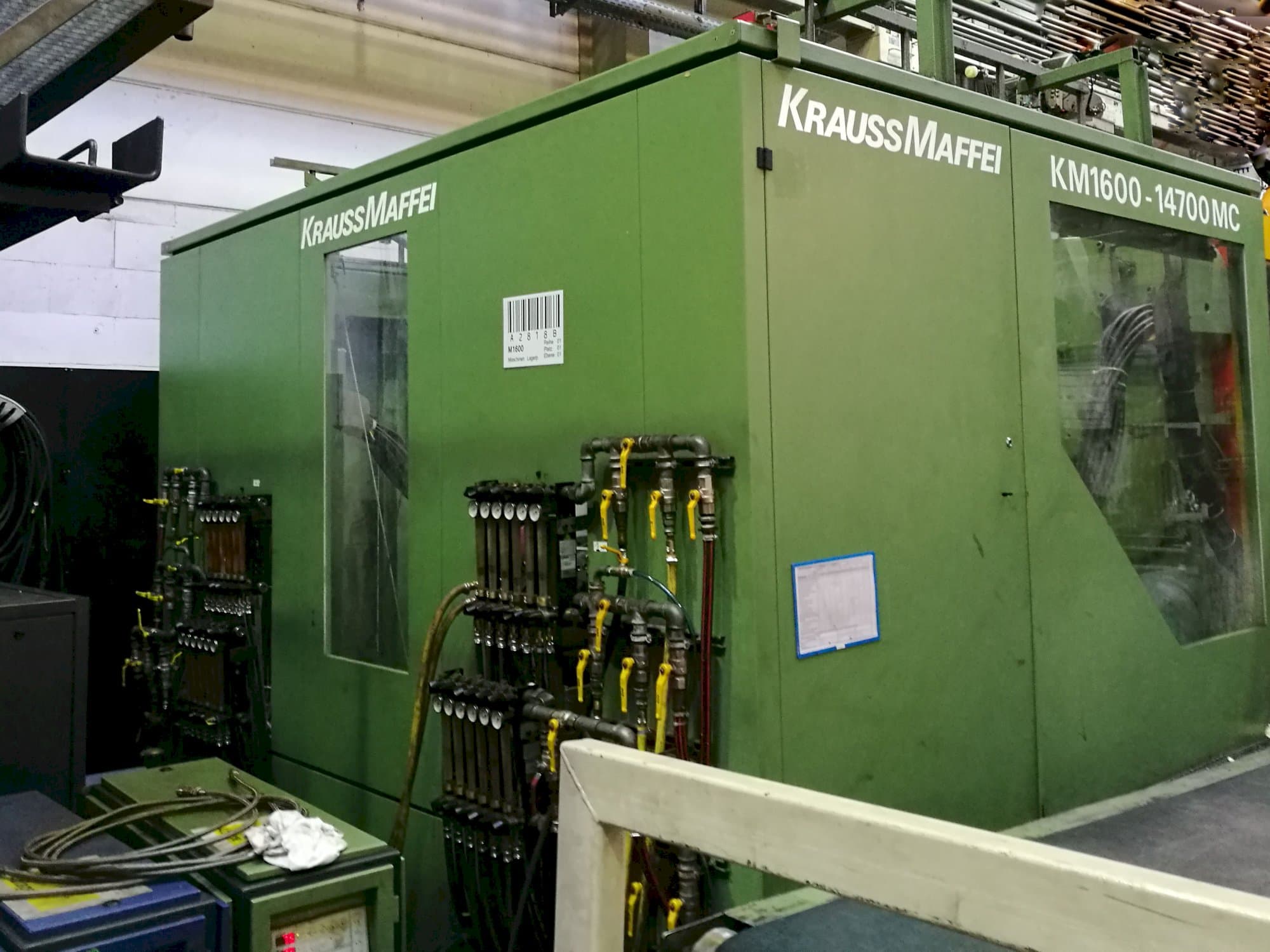 Makine  Krauss Maffei - Sol görünüm KM 1600-14700 MC