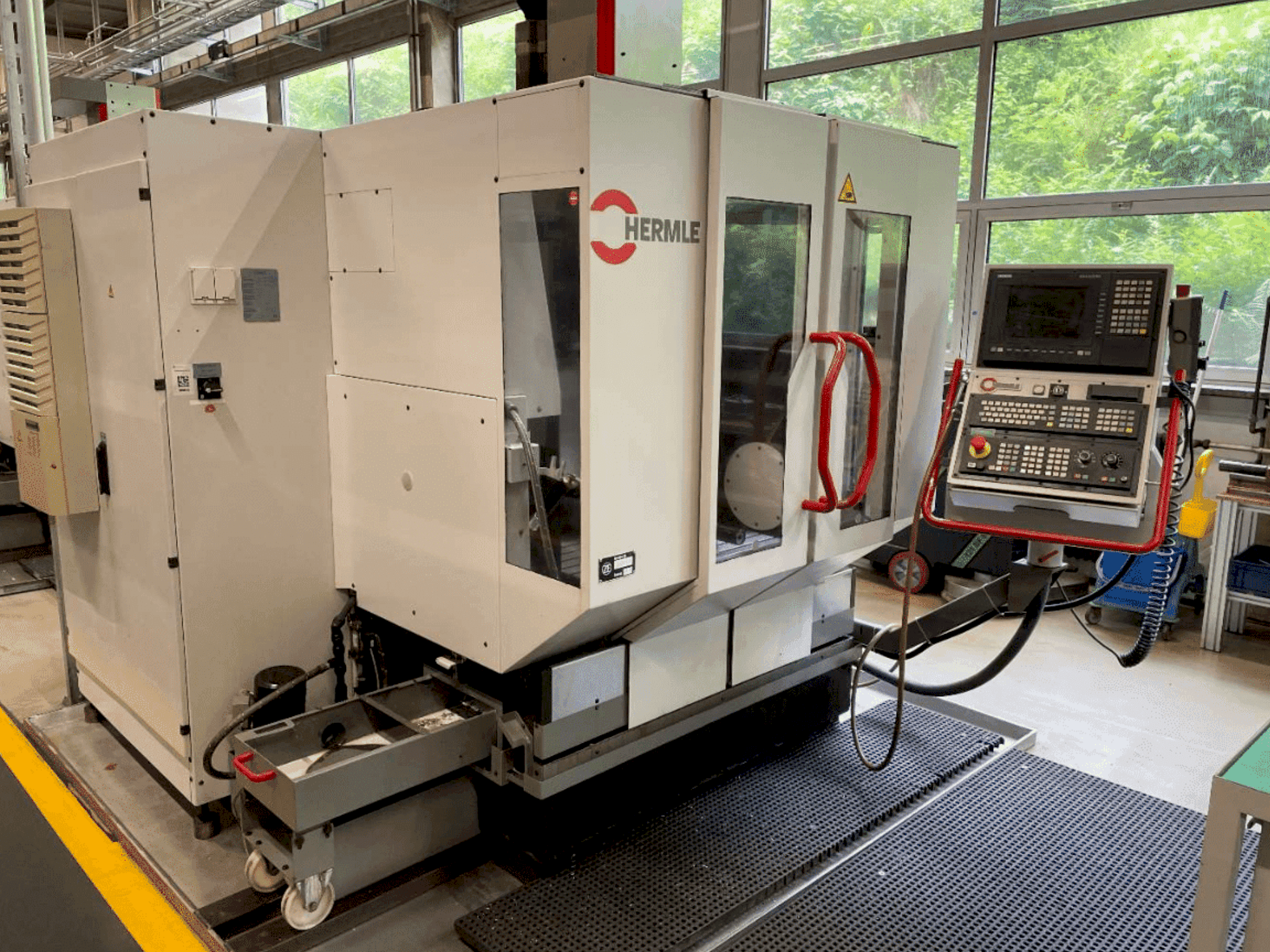 Makine  HERMLE C600V - Önden görünüm