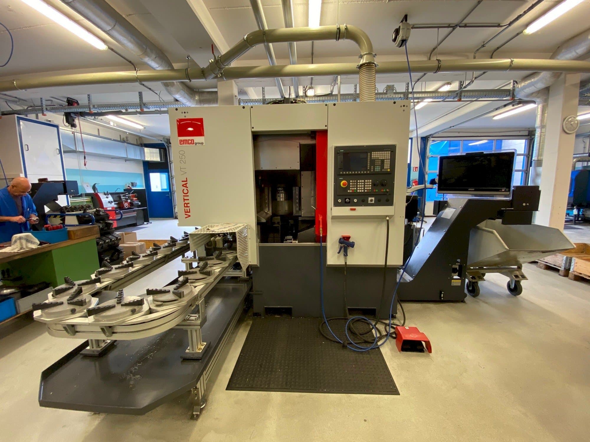 Makine  EMCO VT250 - Önden görünüm