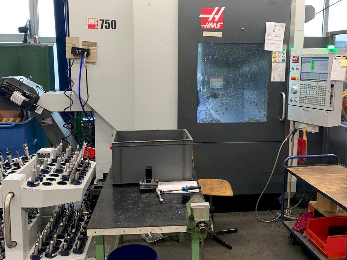Makine  HAAS UMC - 750 - Önden görünüm