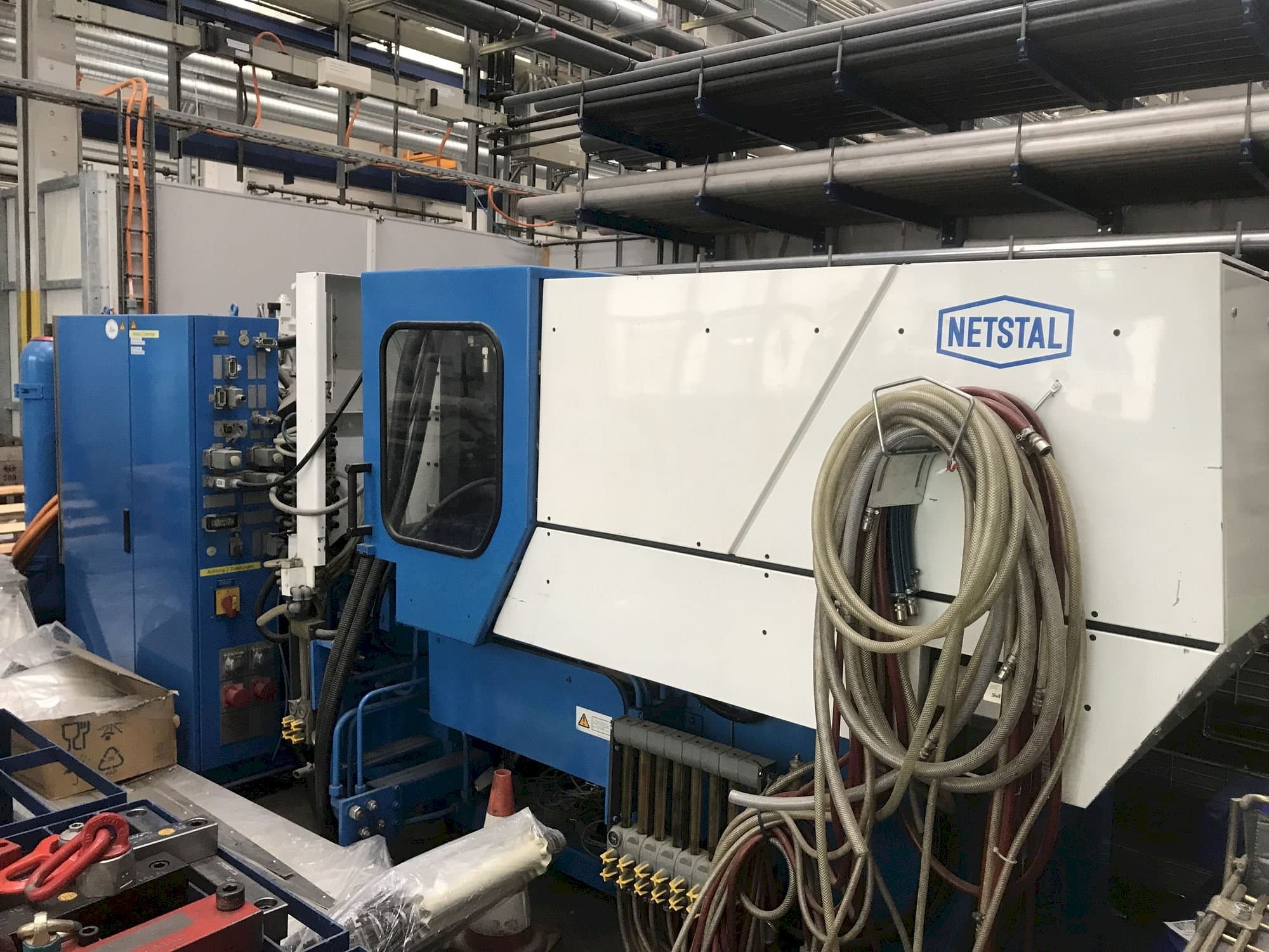 Makine  Netstal S-600-110/60 - Önden görünüm
