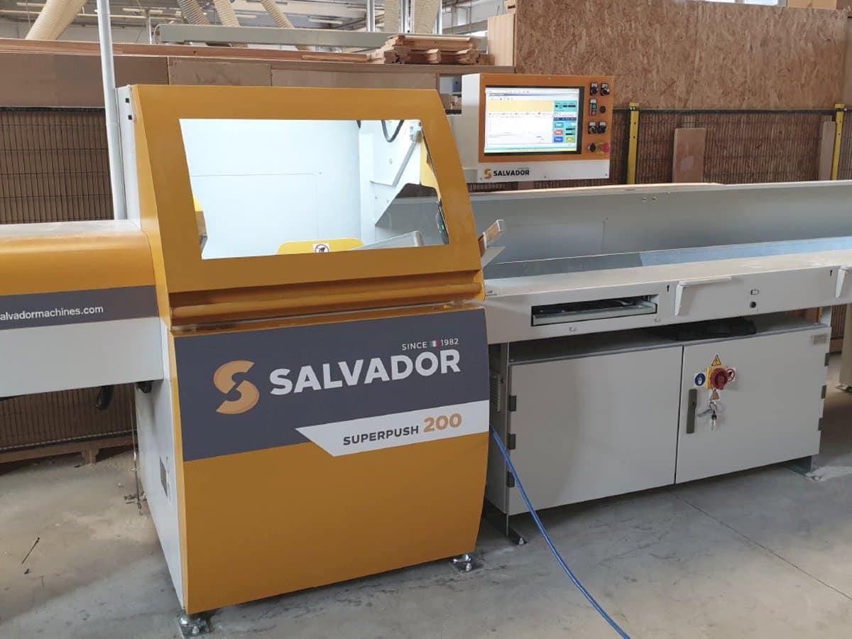 Makine  SALVADOR Superpush 200 - Önden görünüm