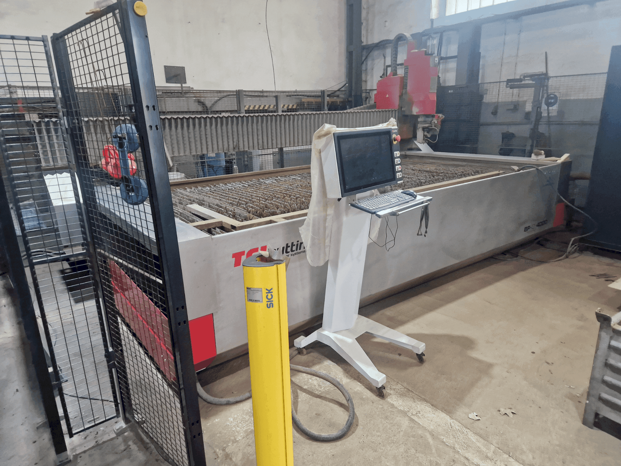 Makine  TCI BP-C 4020 5X - Önden görünüm