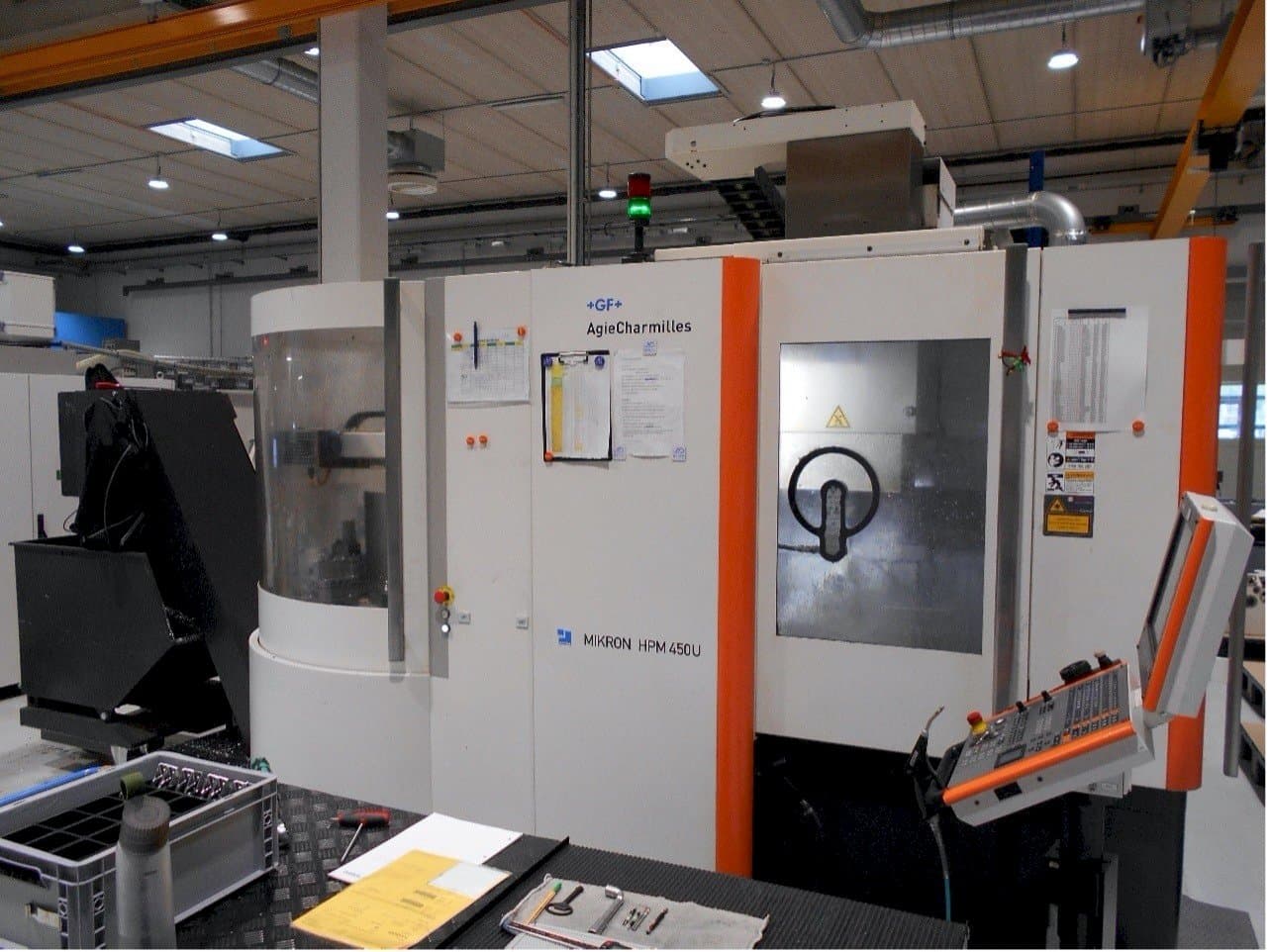 Makine AgieCharmilles Mikron HPM 450U - Önden görünüm