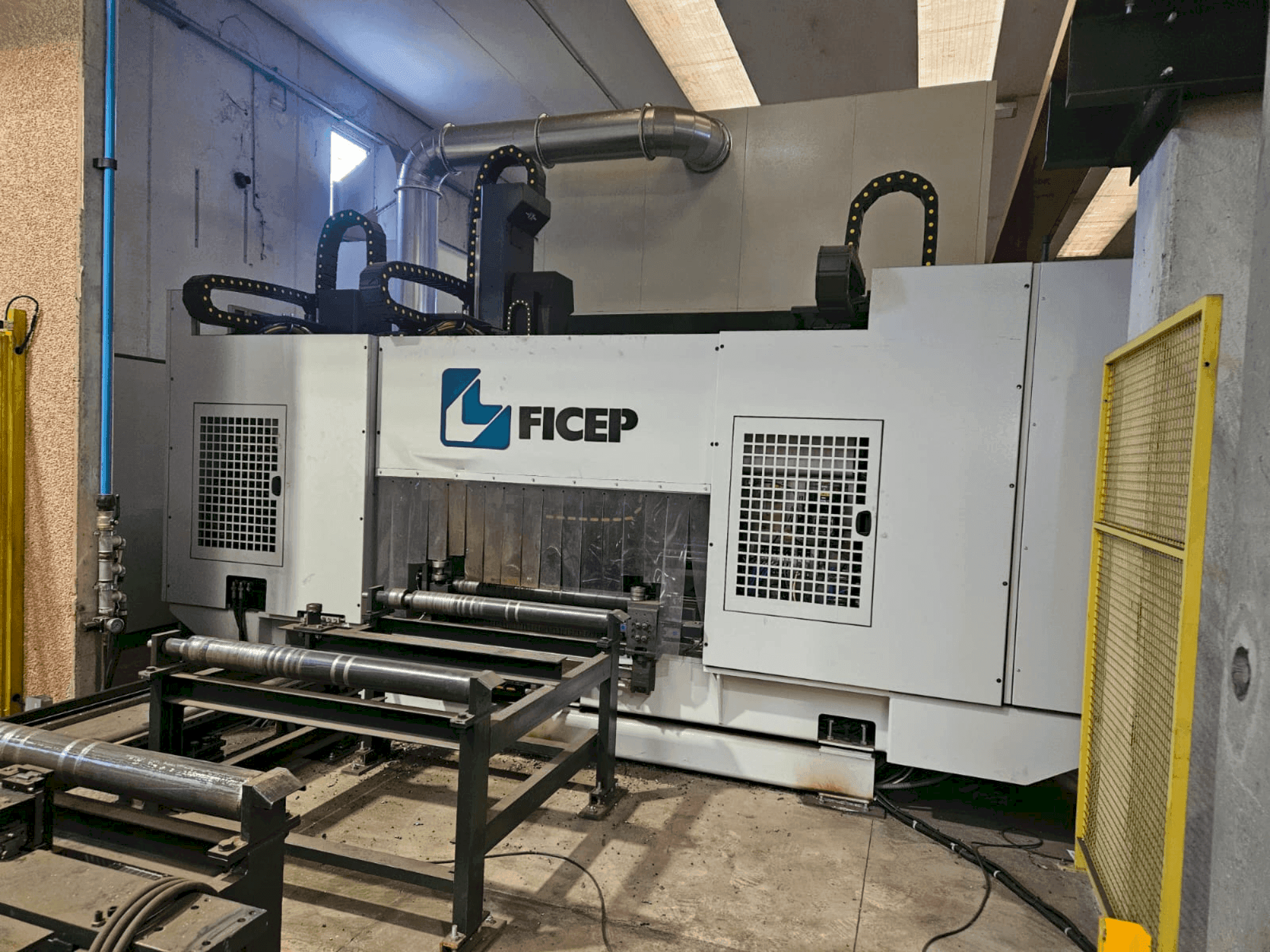 Makine  FICEP VALIANT 1004 VLFRC - Önden görünüm