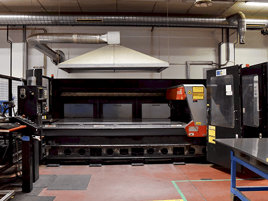 Makine  AMADA FO-3015 - Önden görünüm