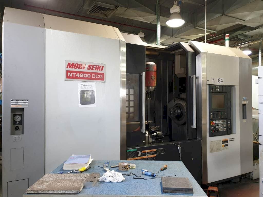 Makine  MORI SEIKI NT4200 DCG - Önden görünüm