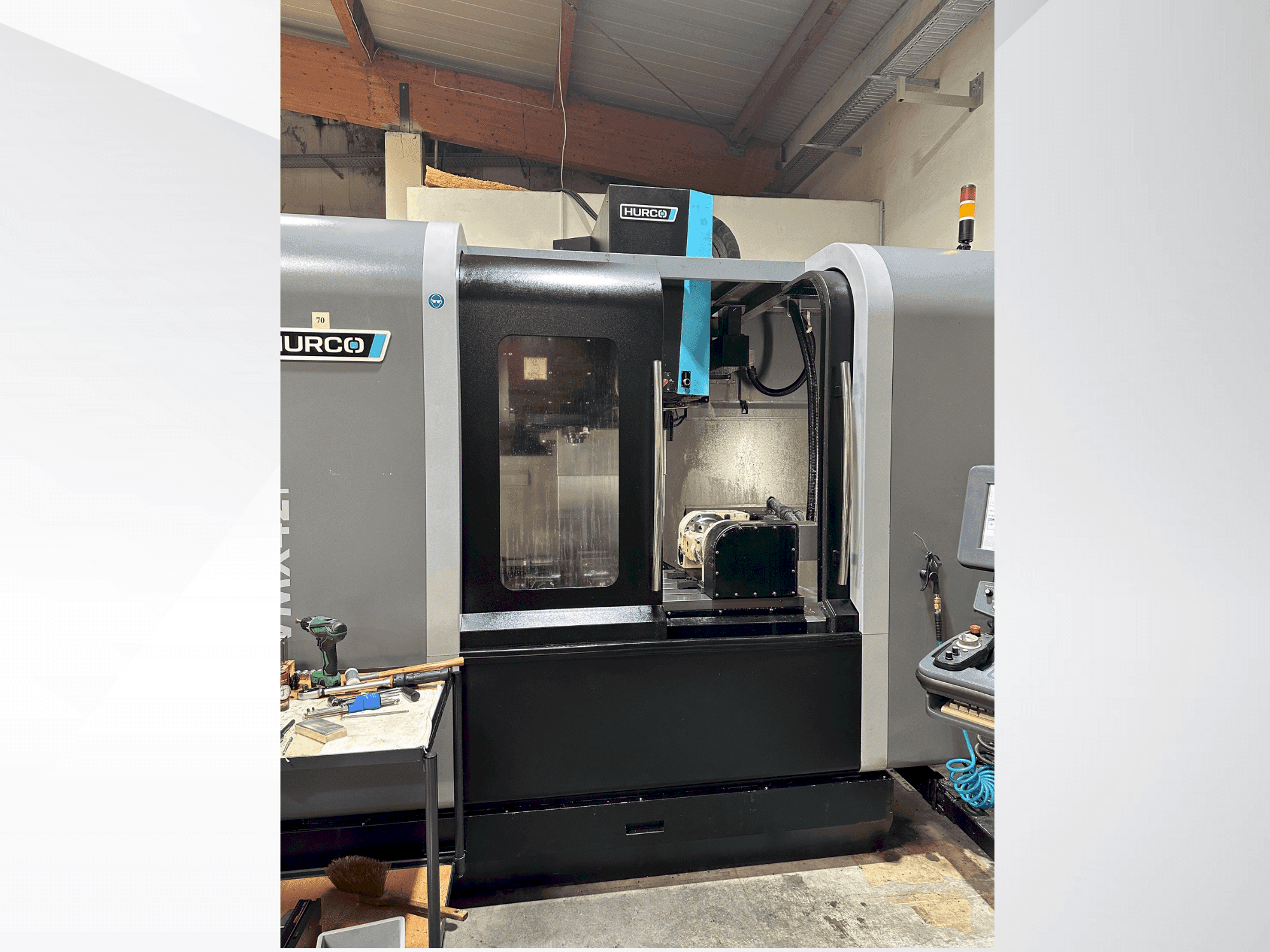 Makine  Hurco VMX 42i - Önden görünüm