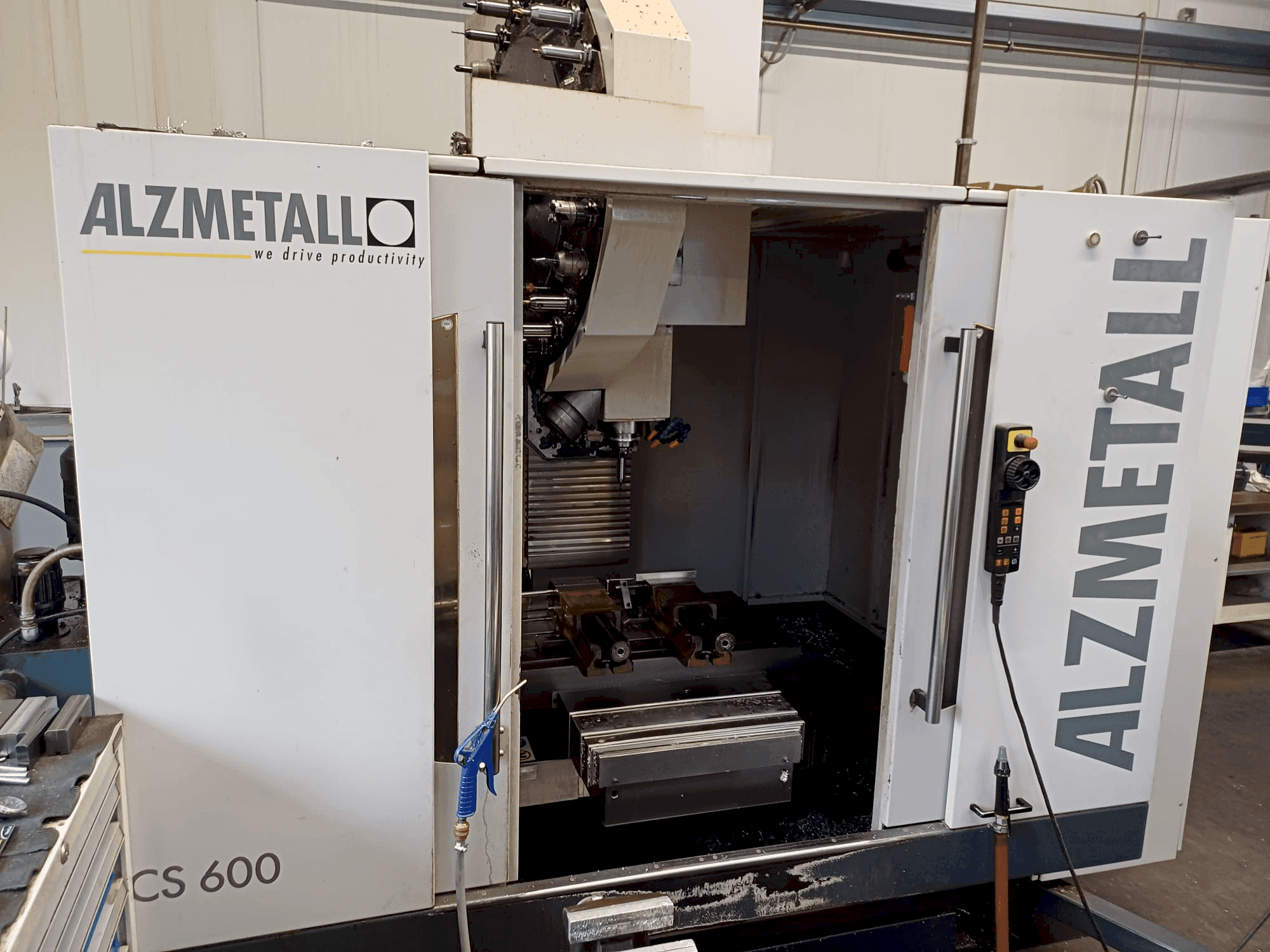 Makine  Alzmetall CS 600/3 - Önden görünüm