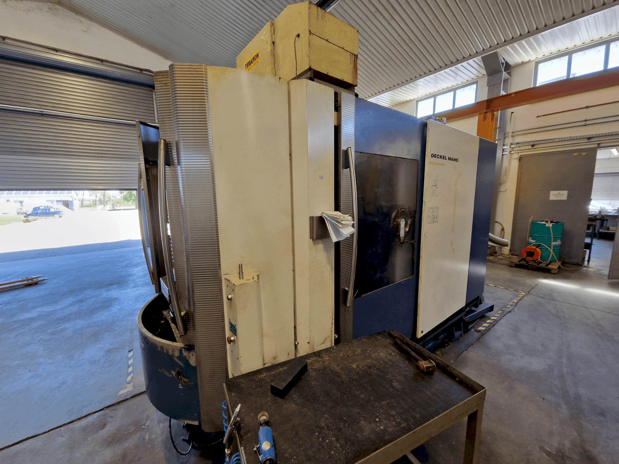 Makine  DECKEL MAHO DMC 60 H Hy Din - Önden görünüm