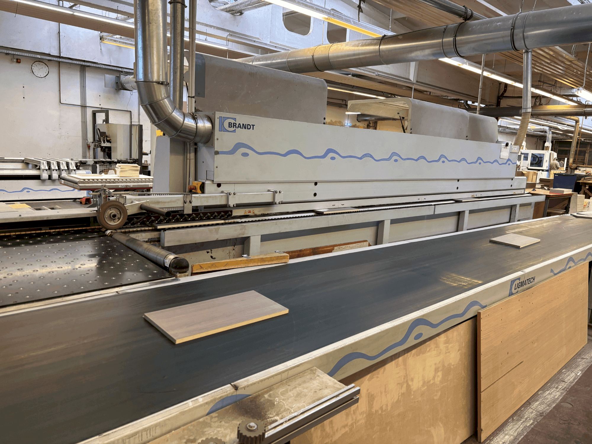 Makine  BRANDT KDF 680 - Önden görünüm