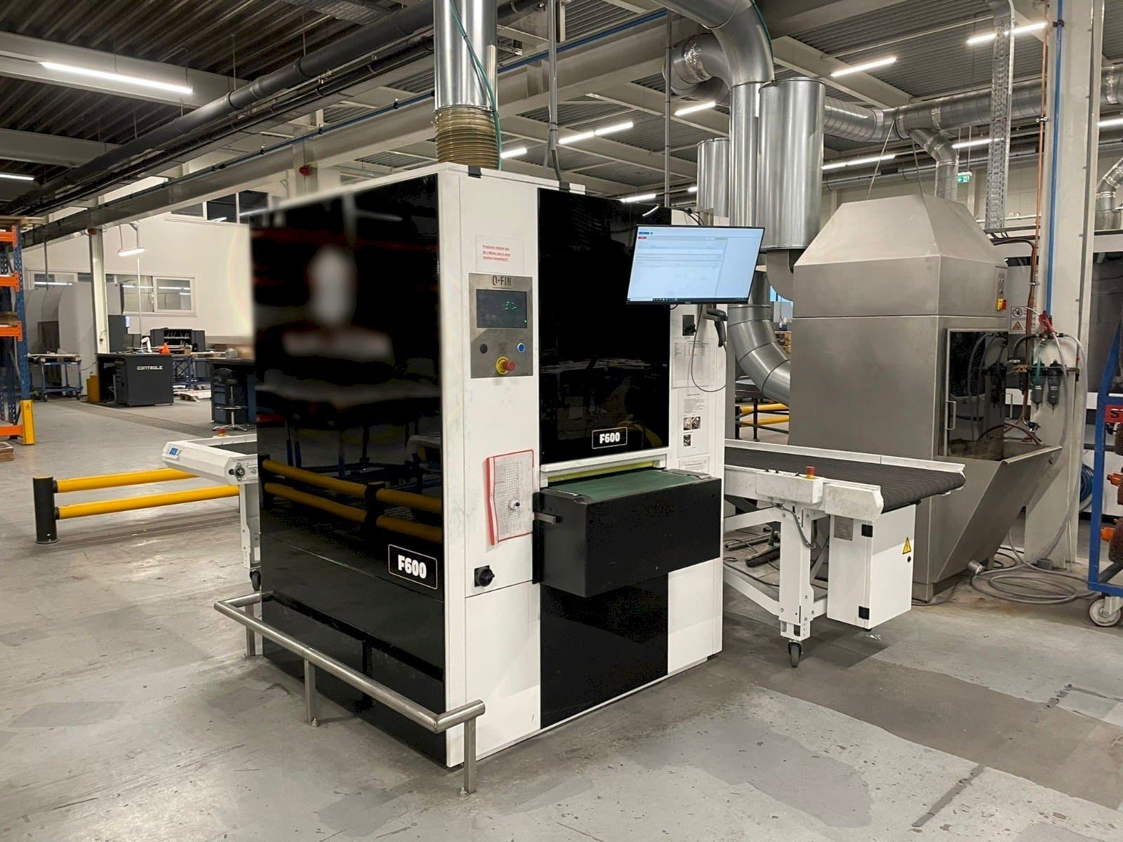 Makine  Q-FIN F600 - Önden görünüm