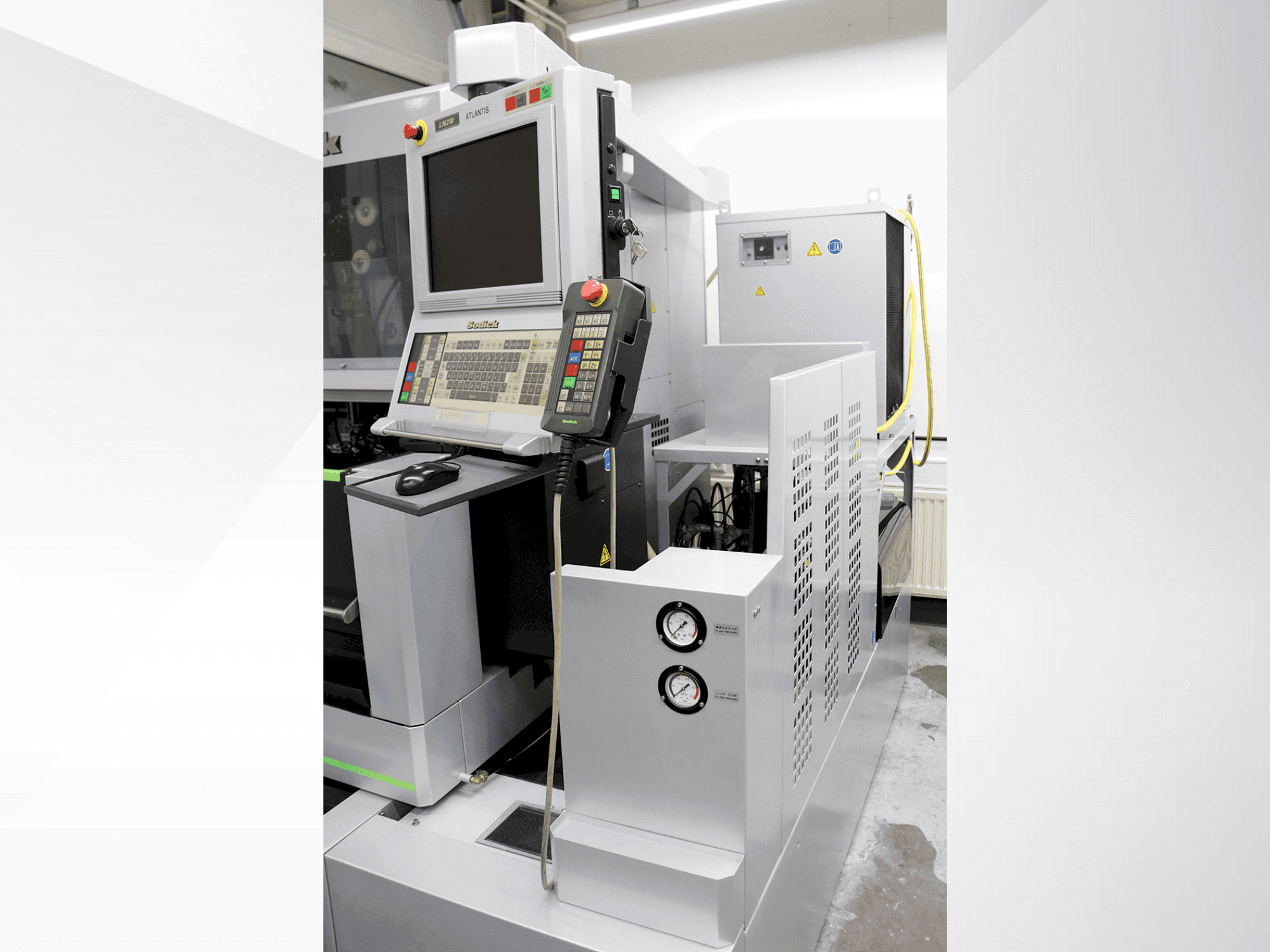 Makine  Sodick VL400Q - Önden görünüm