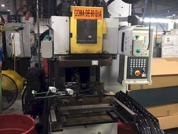 Makine  Kloeckner Desma 956.050 Z0 - Önden görünüm