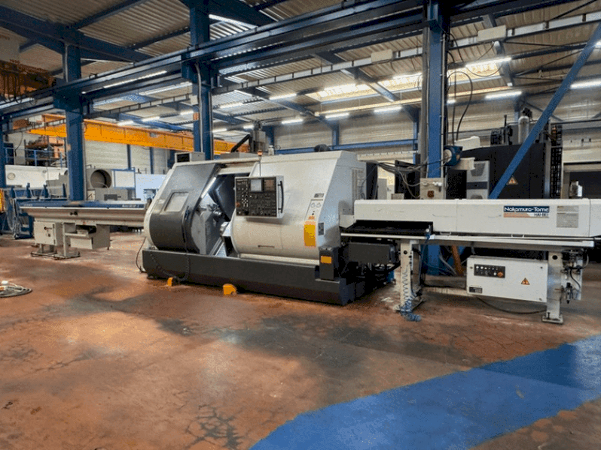 Makine  NAKAMURA-TOME Super NTJ - Önden görünüm