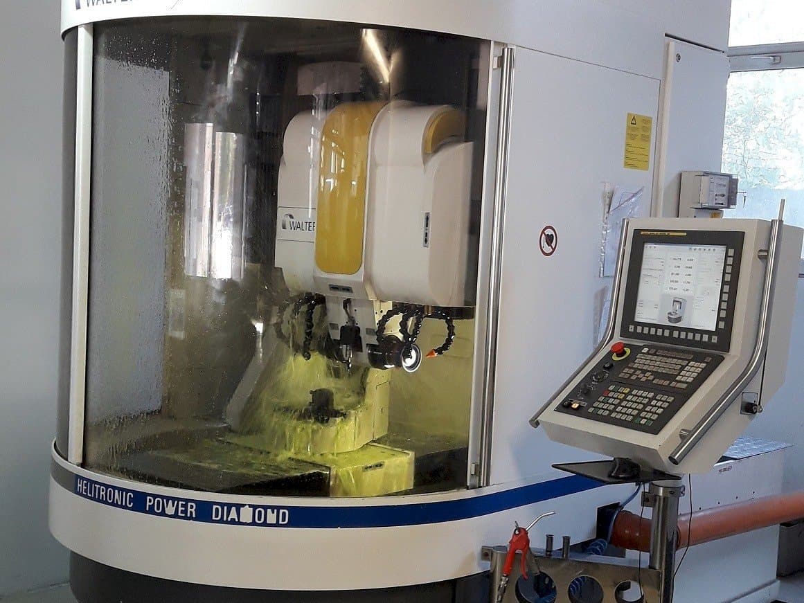 Makine  Walter Helitronic Power F - Önden görünüm