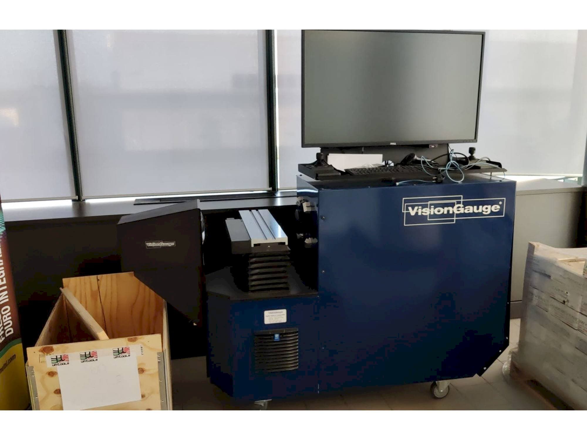 Makine  Vision Gauge 500 series - Önden görünüm