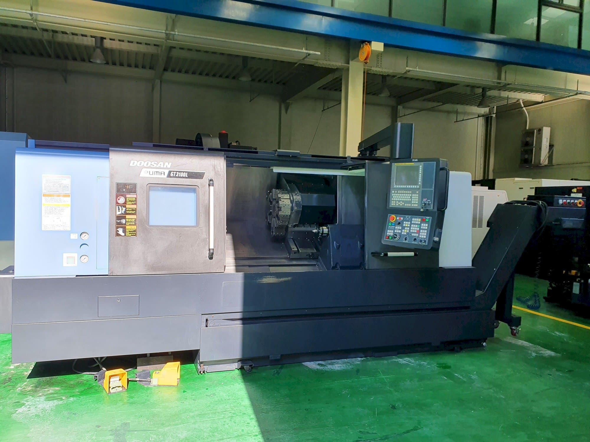 Makine  Doosan PUMA GT3100L - Önden görünüm