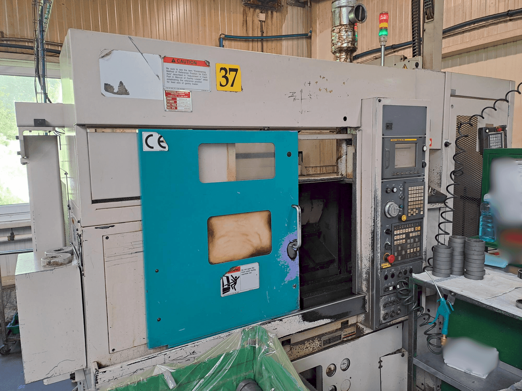 Makine  Takisawa TC 200 - Önden görünüm