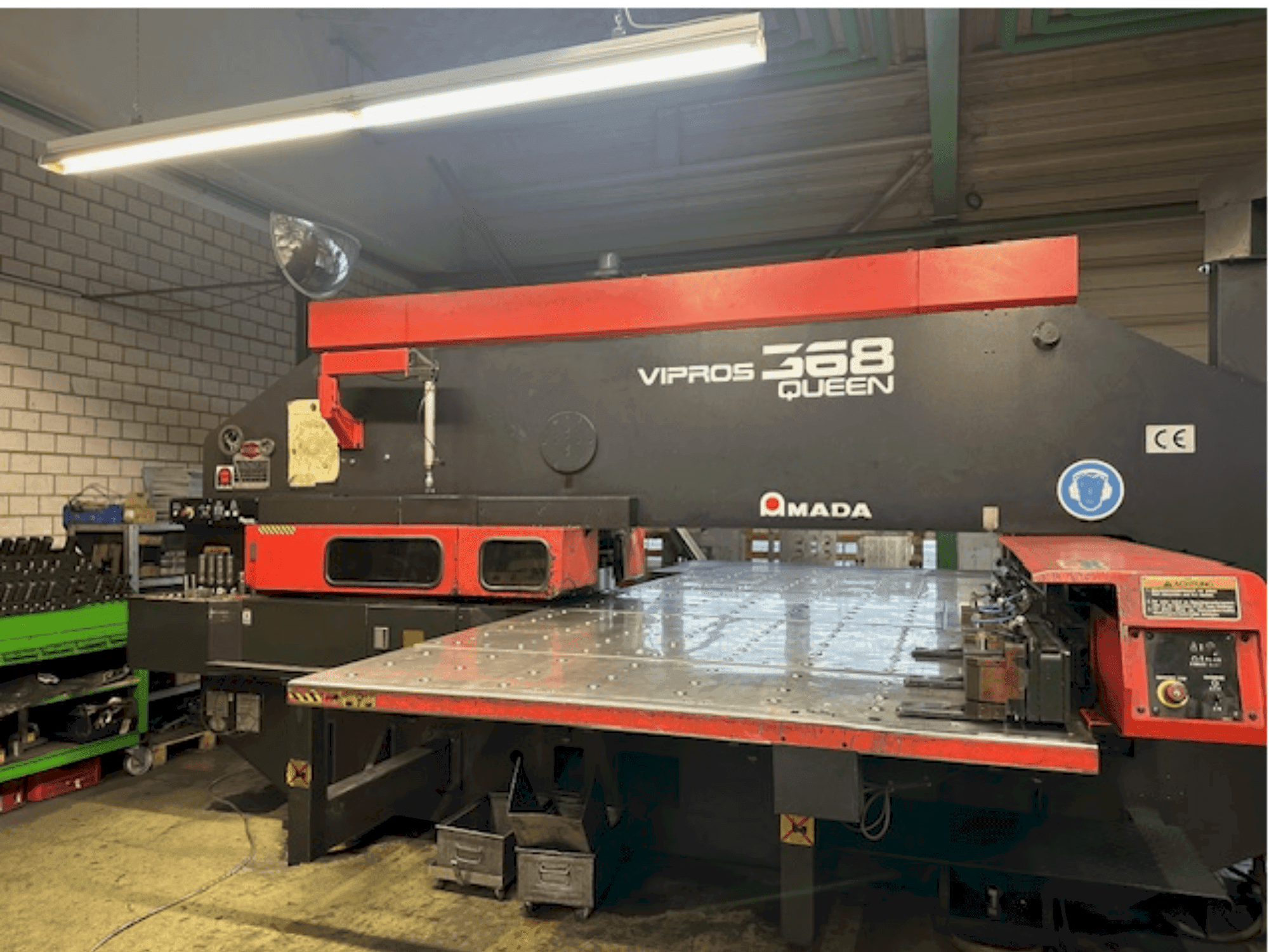 Makine  AMADA Vipros 368 Queen - Önden görünüm