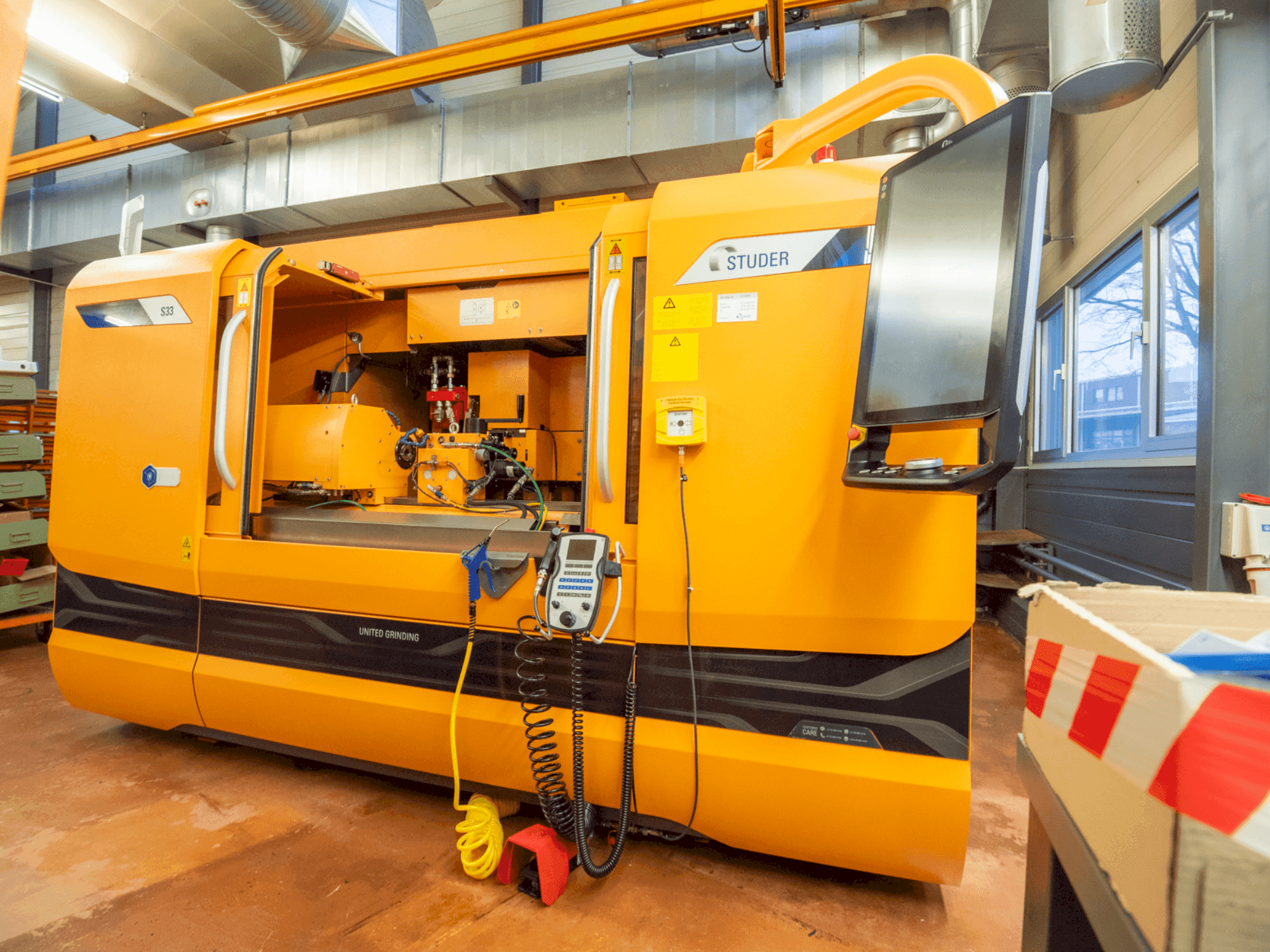Makine  STUDER  S33 - Önden görünüm