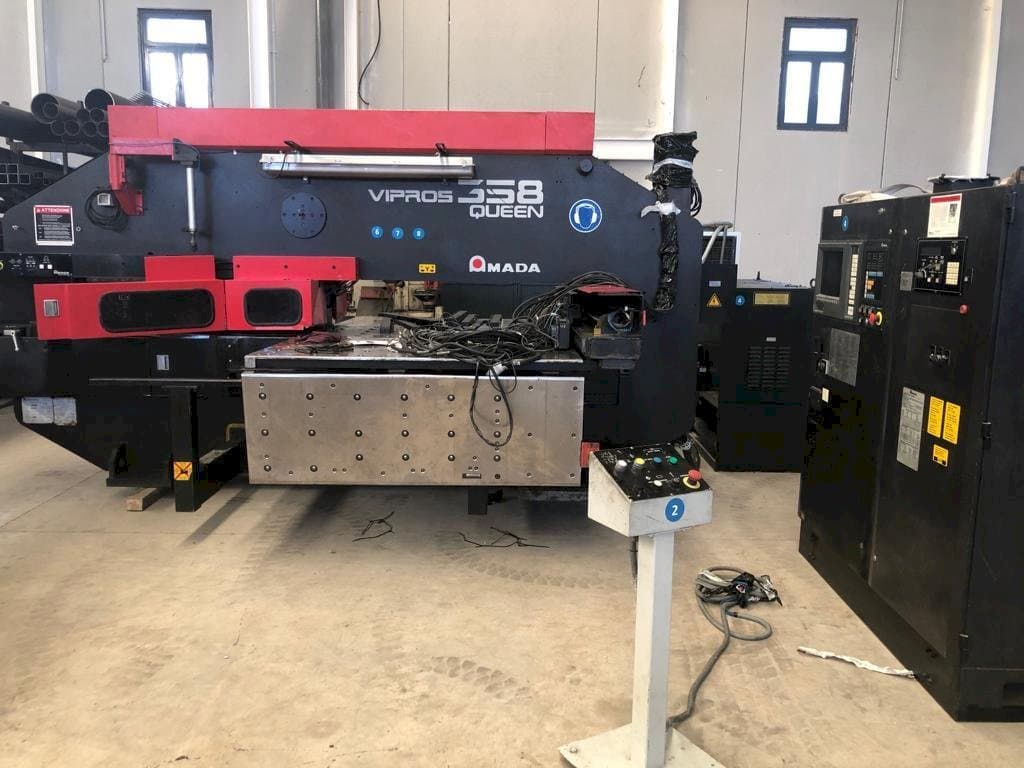Makine  AMADA Vipros 358 Queen - Önden görünüm