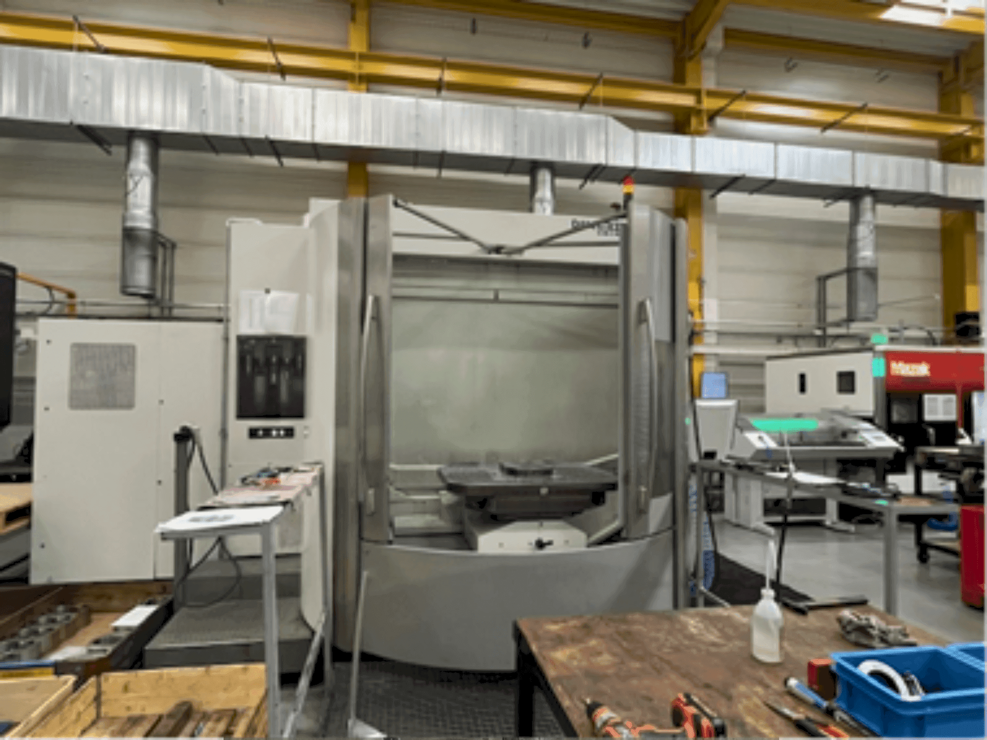 Makine  DMG GILDEMEISTER DMC 125U - Önden görünüm