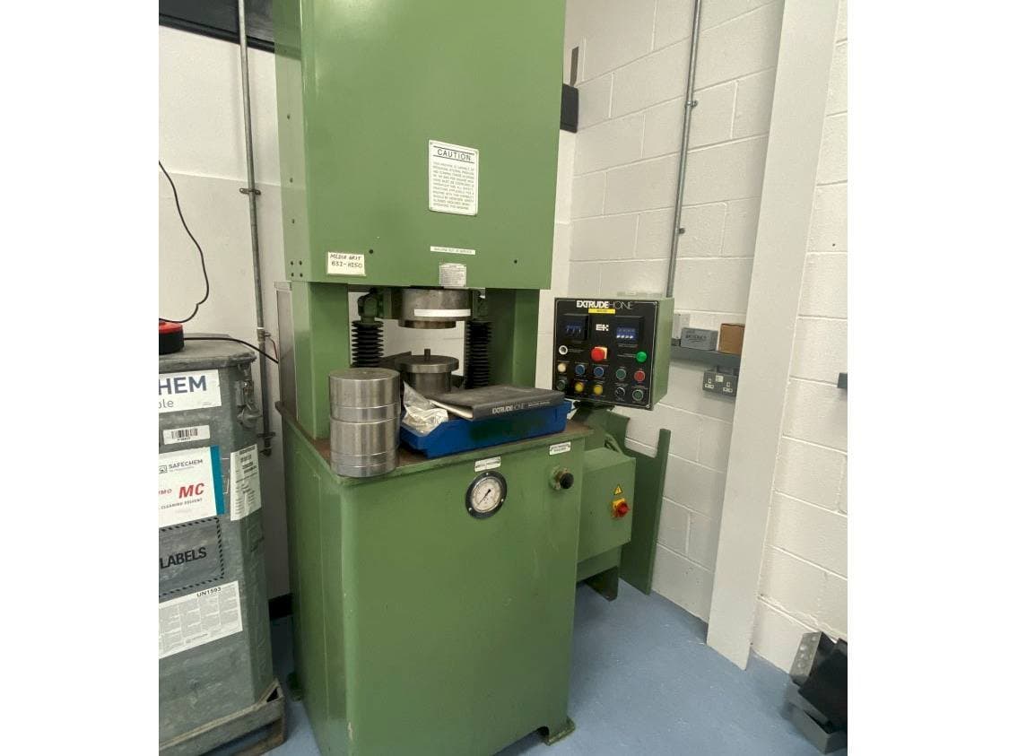 Makine  Extrude Hone Vector Series - Önden görünüm