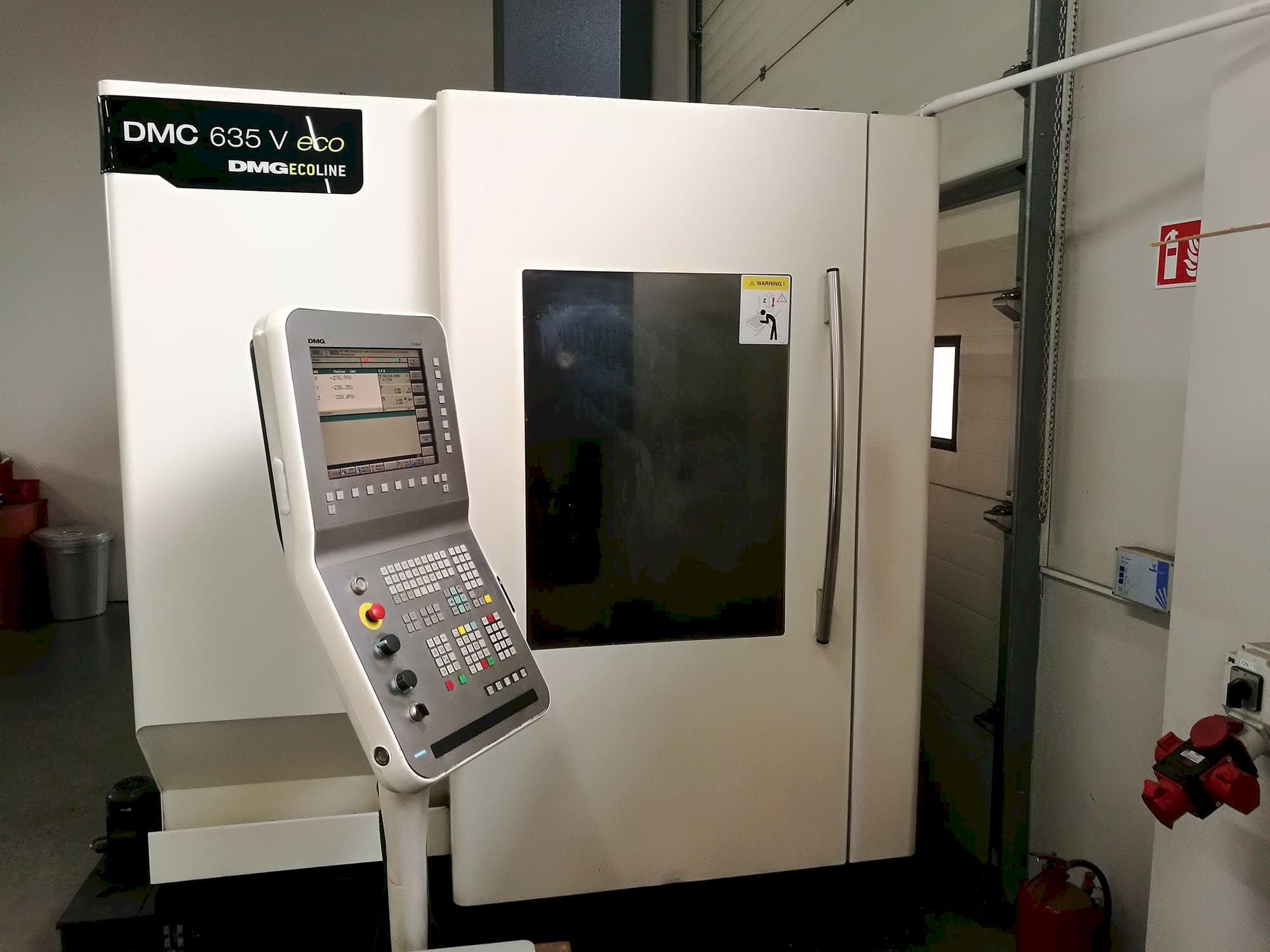 Makine  DMG DMC 635 V Eco - Önden görünüm