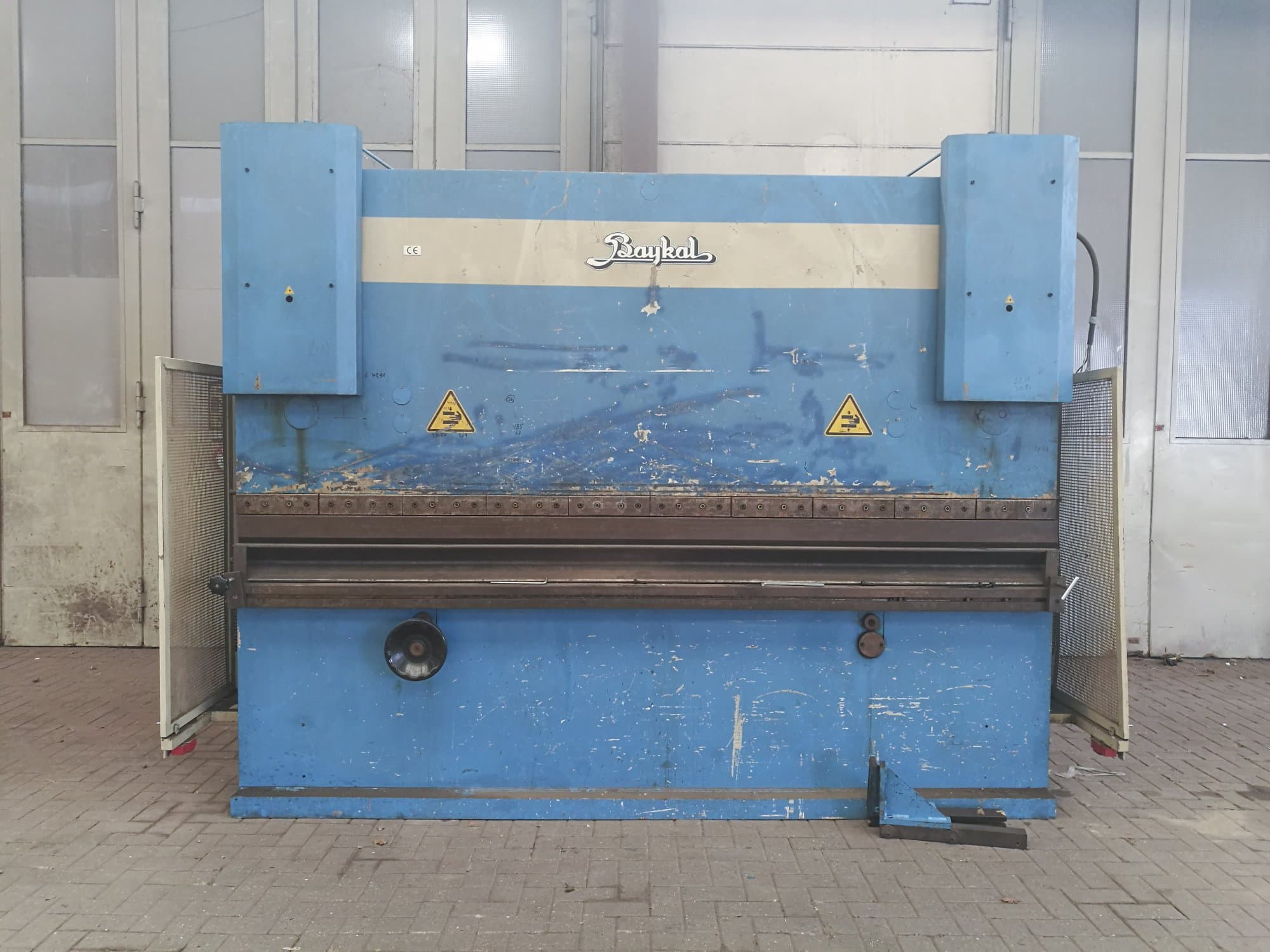 Makine  Baykal - Önden görünüm APH 3112x220