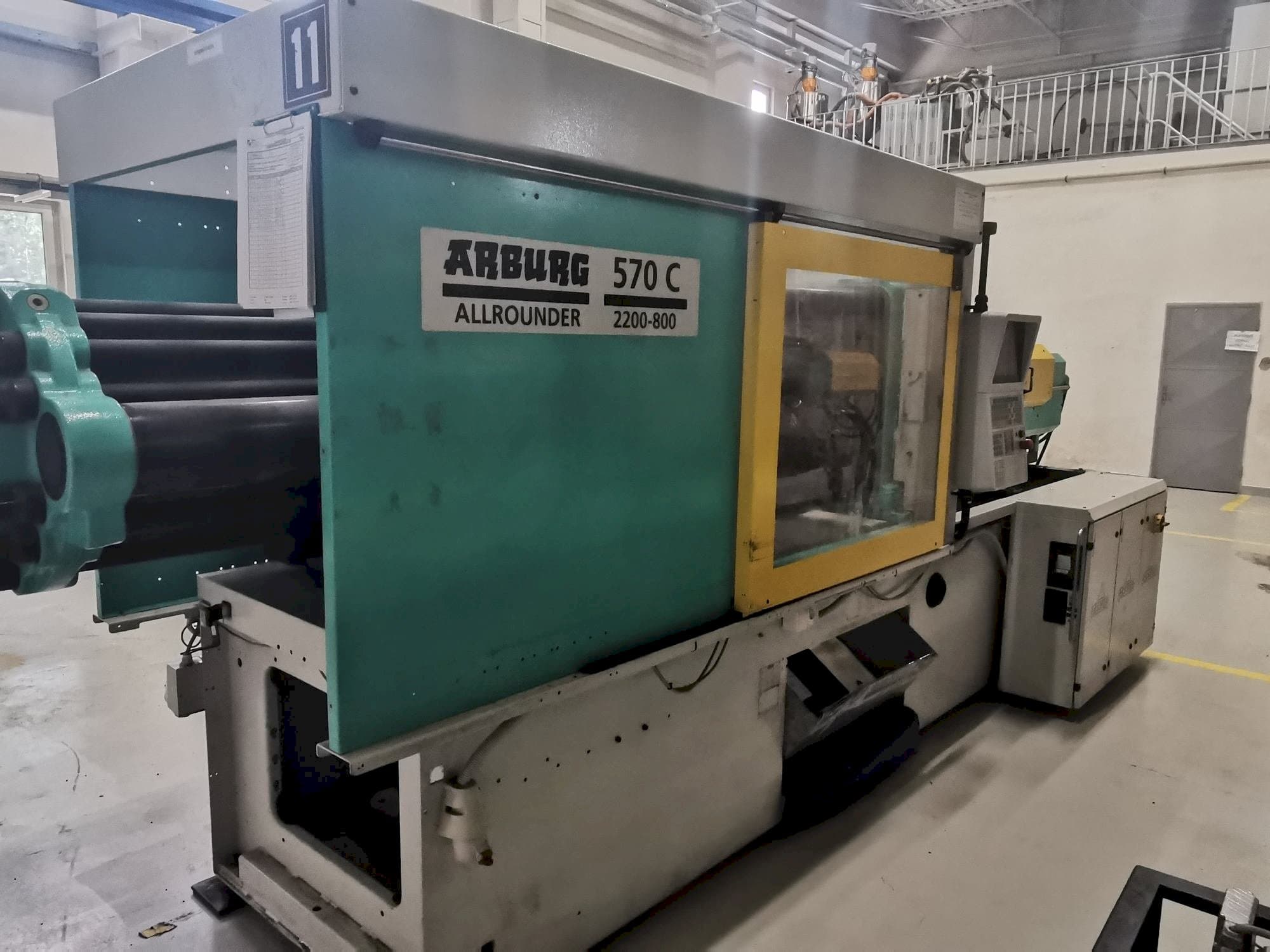 Makine Arburg 570C 2200 - 800 - Önden görünüm