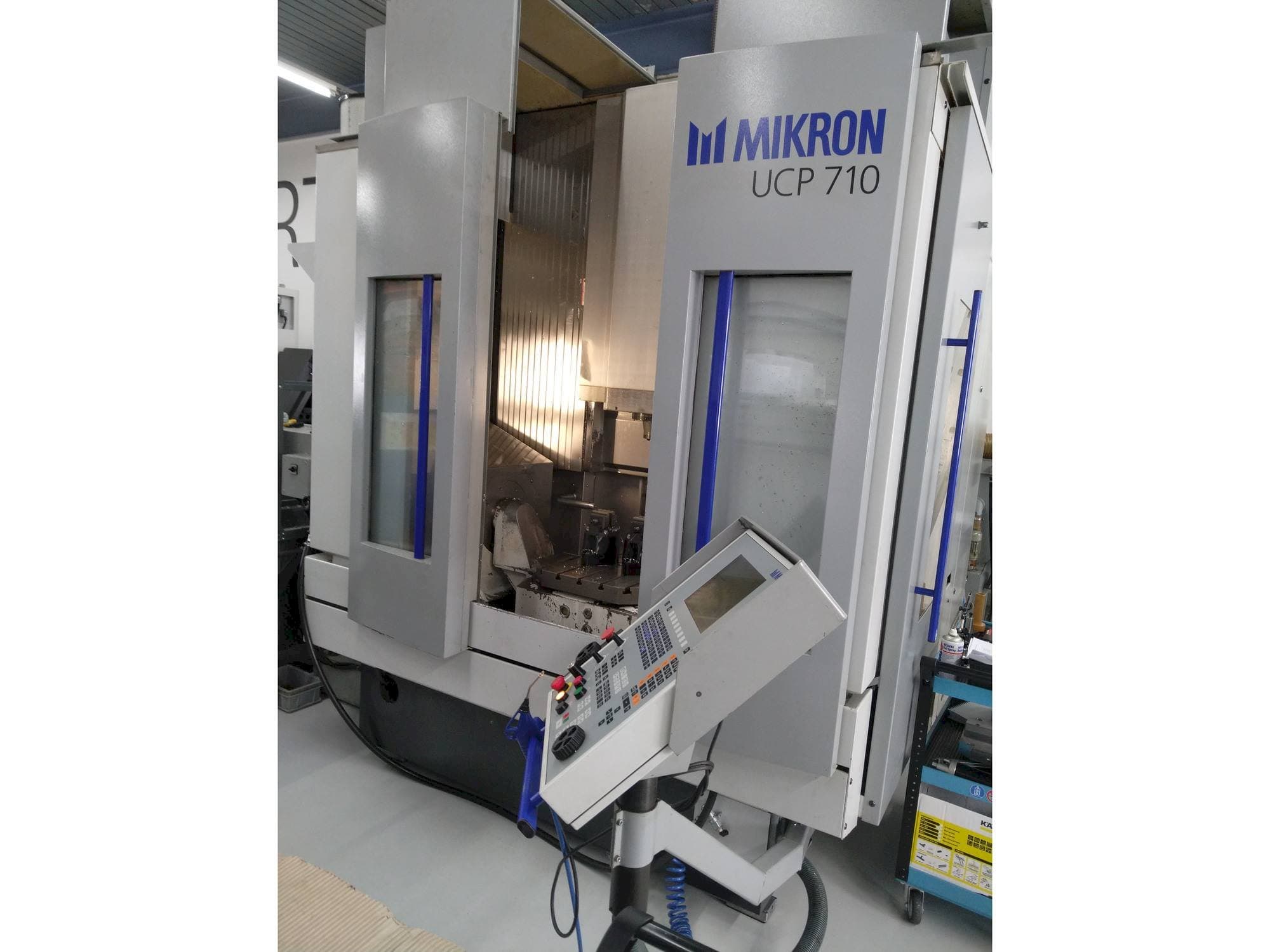 Makine  MIKRON UCP 710 - Önden görünüm