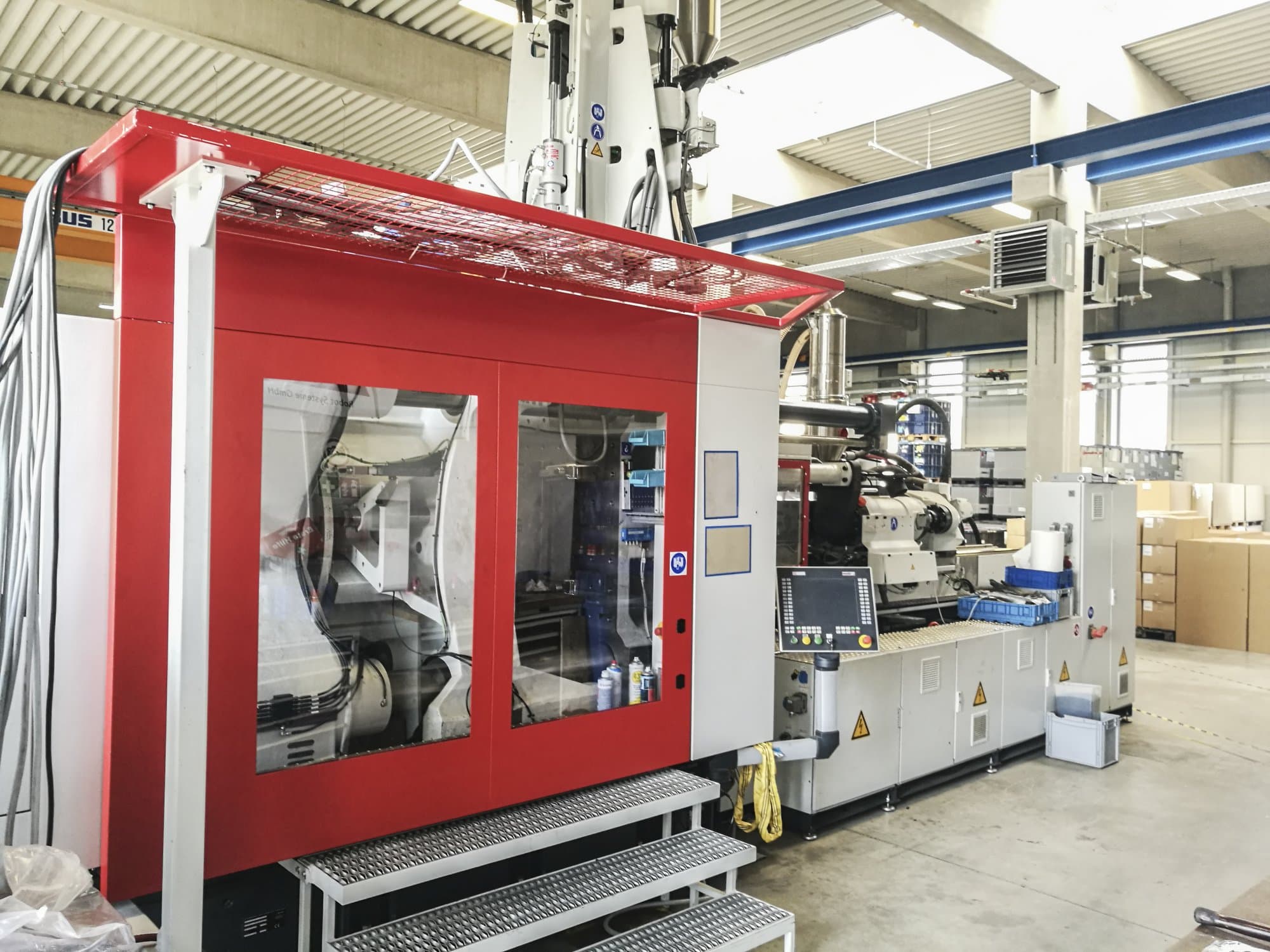 Makine  FERROMATIK MILACRON - Sol görünüm MM 800-4880/MSW