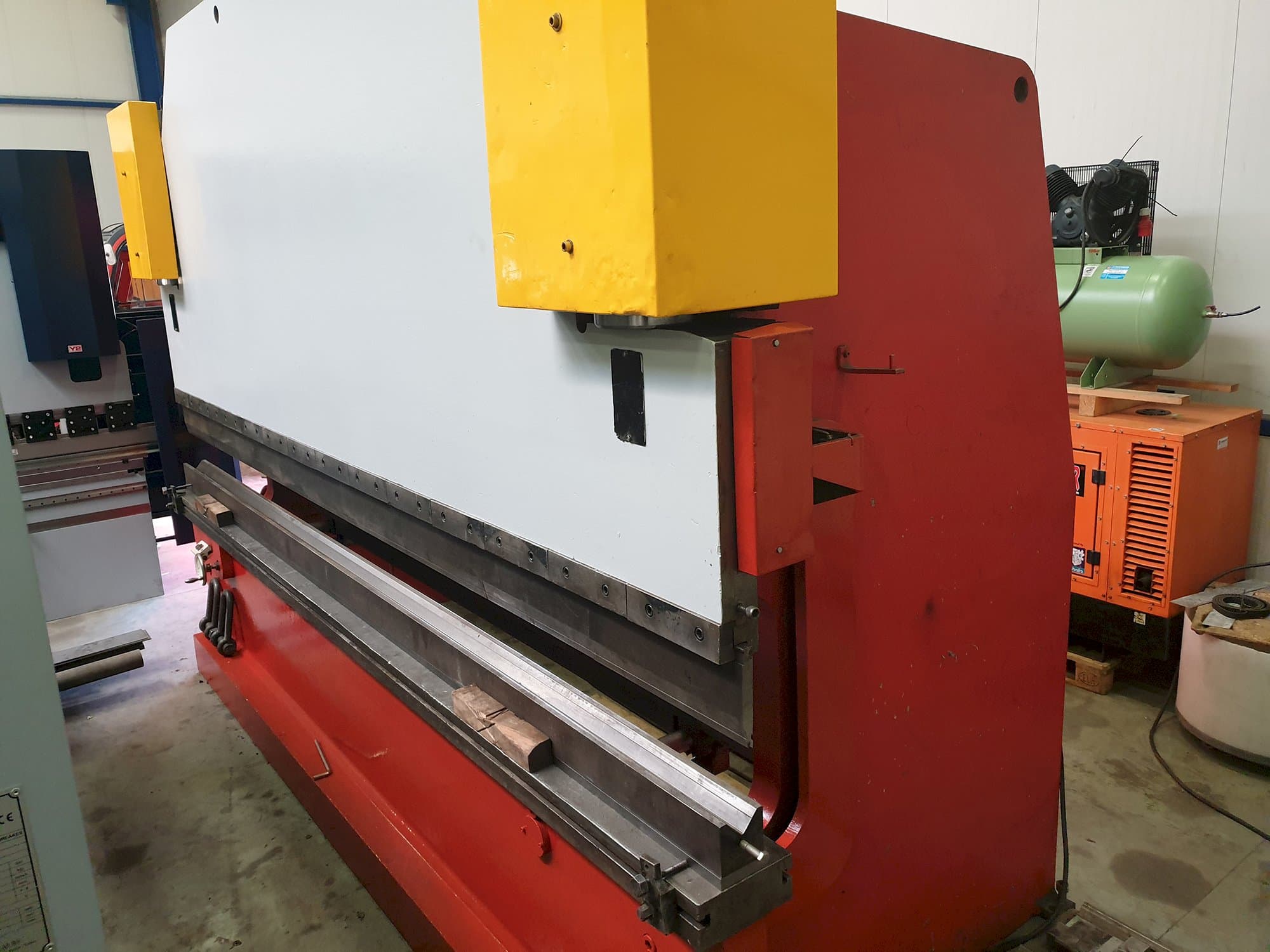 Makine  Darley - Sağdan görünüm EHP 200 43/37