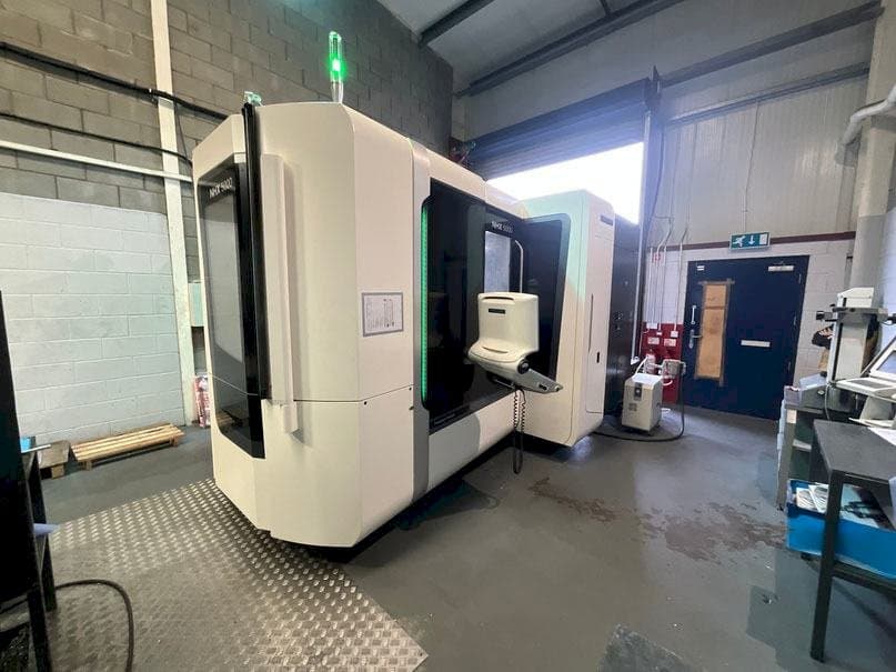 Makine  DMG MORI NHX 5000 - Önden görünüm