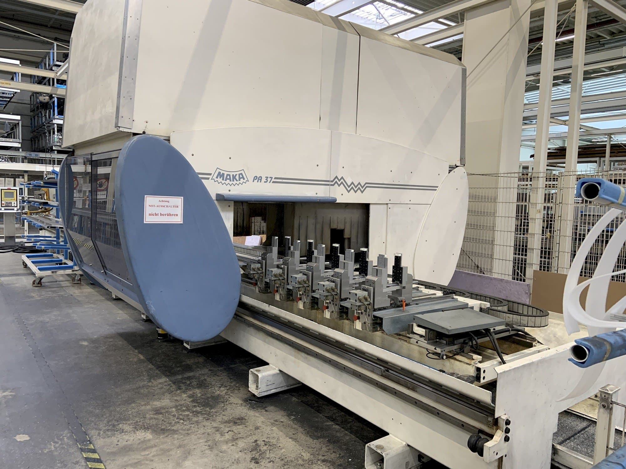 Makine  MAKA PA37 - Önden görünüm